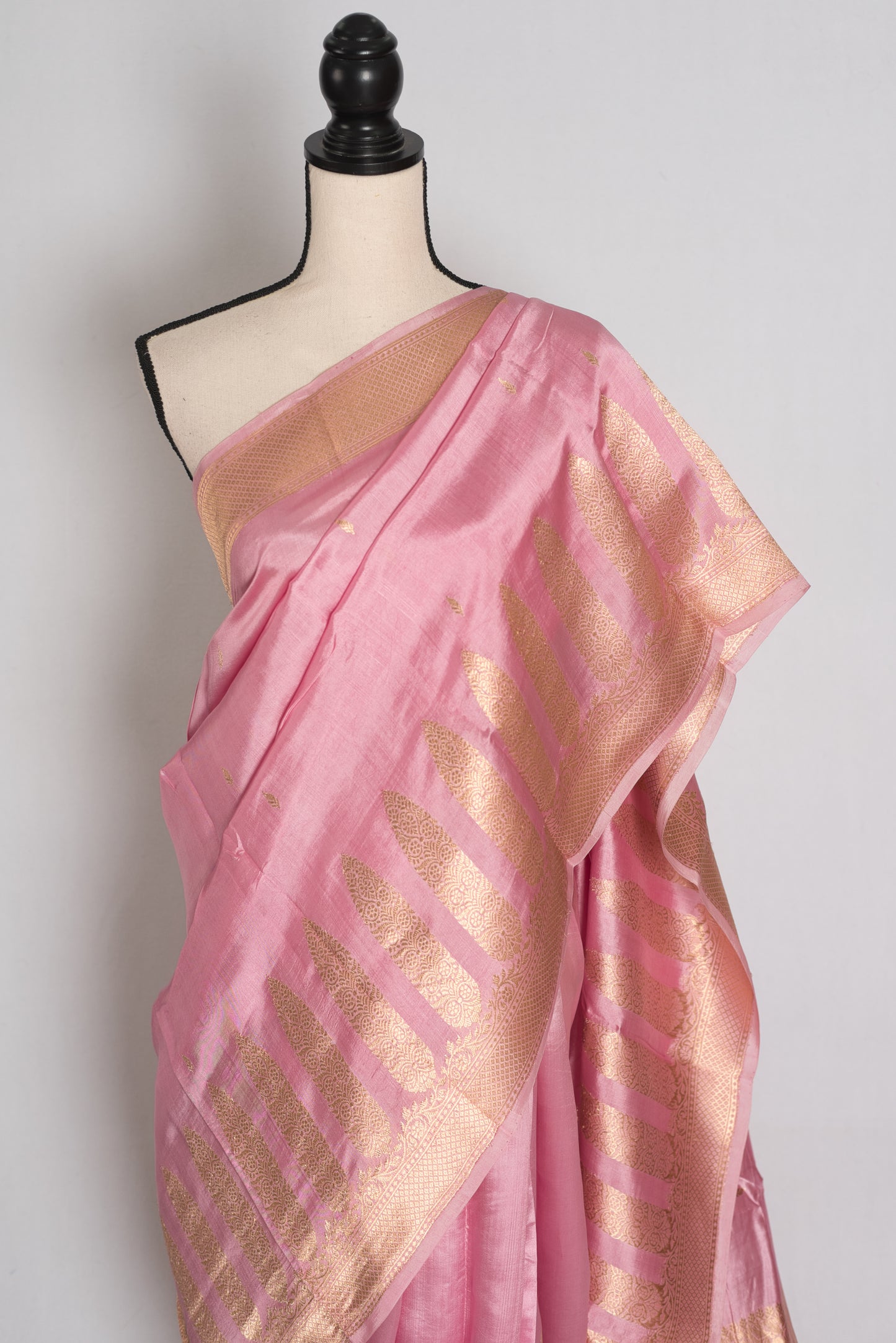 Neha : Onion Pink and Gold Satin Katan Pure Silk Banarasi Saree | Silk Mark image 5