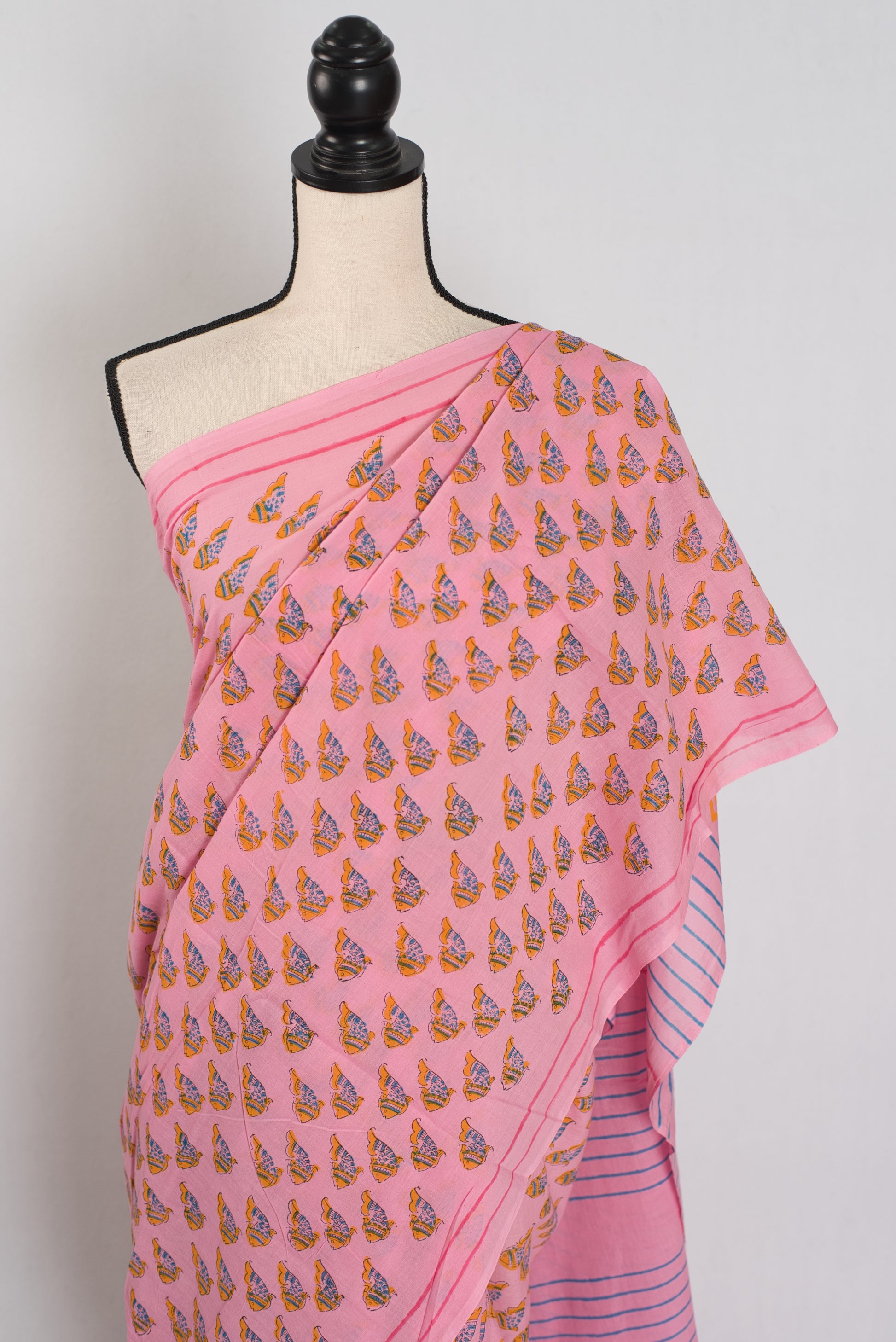 Sia: Pink Contemporary Fish Motif Mulmul Cotton Saree | Artistic Daily Wear image 5