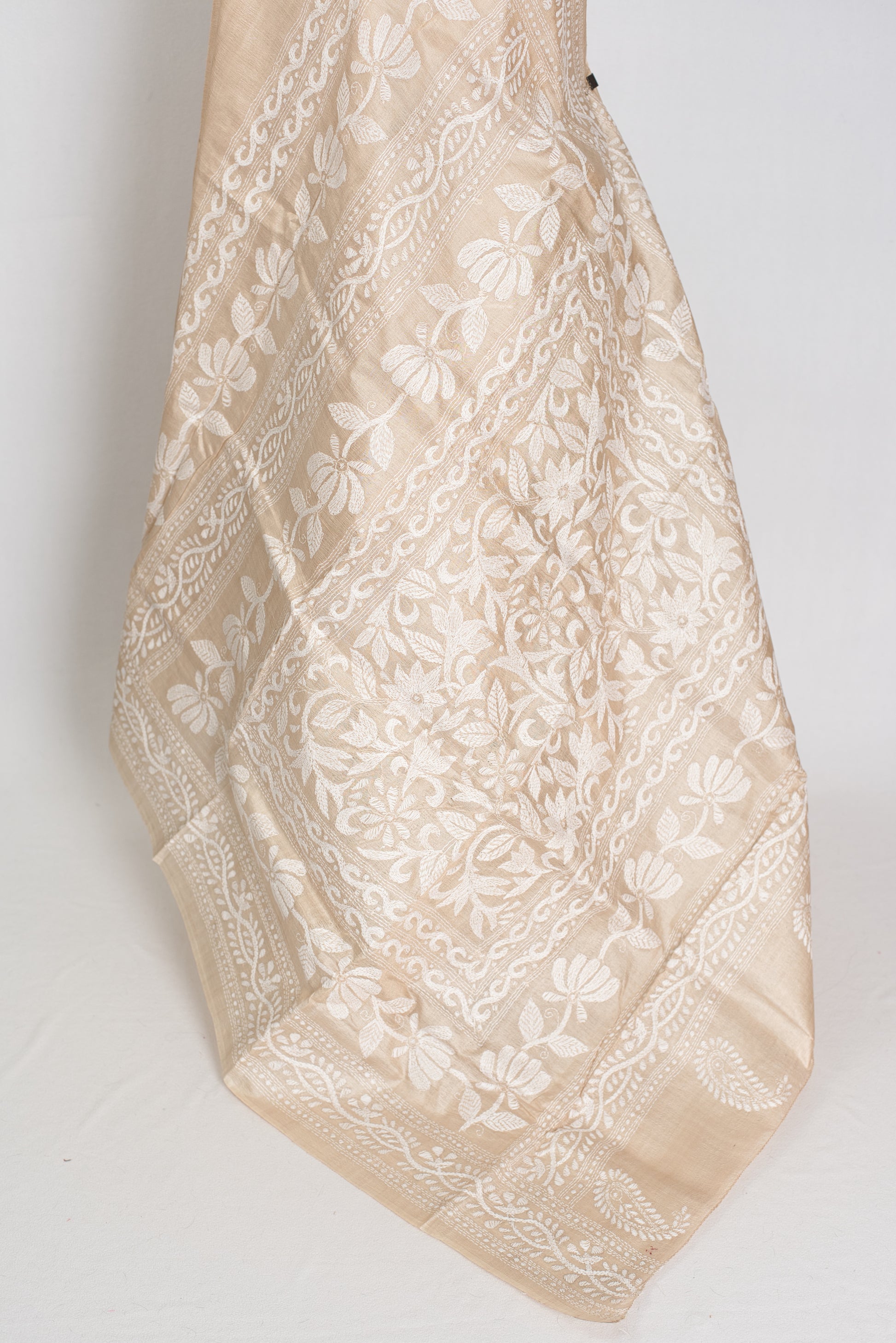 Dyuti : Silk Mark Certified Hand Embroidery Tussar Silk Saree in Beige and White image 3