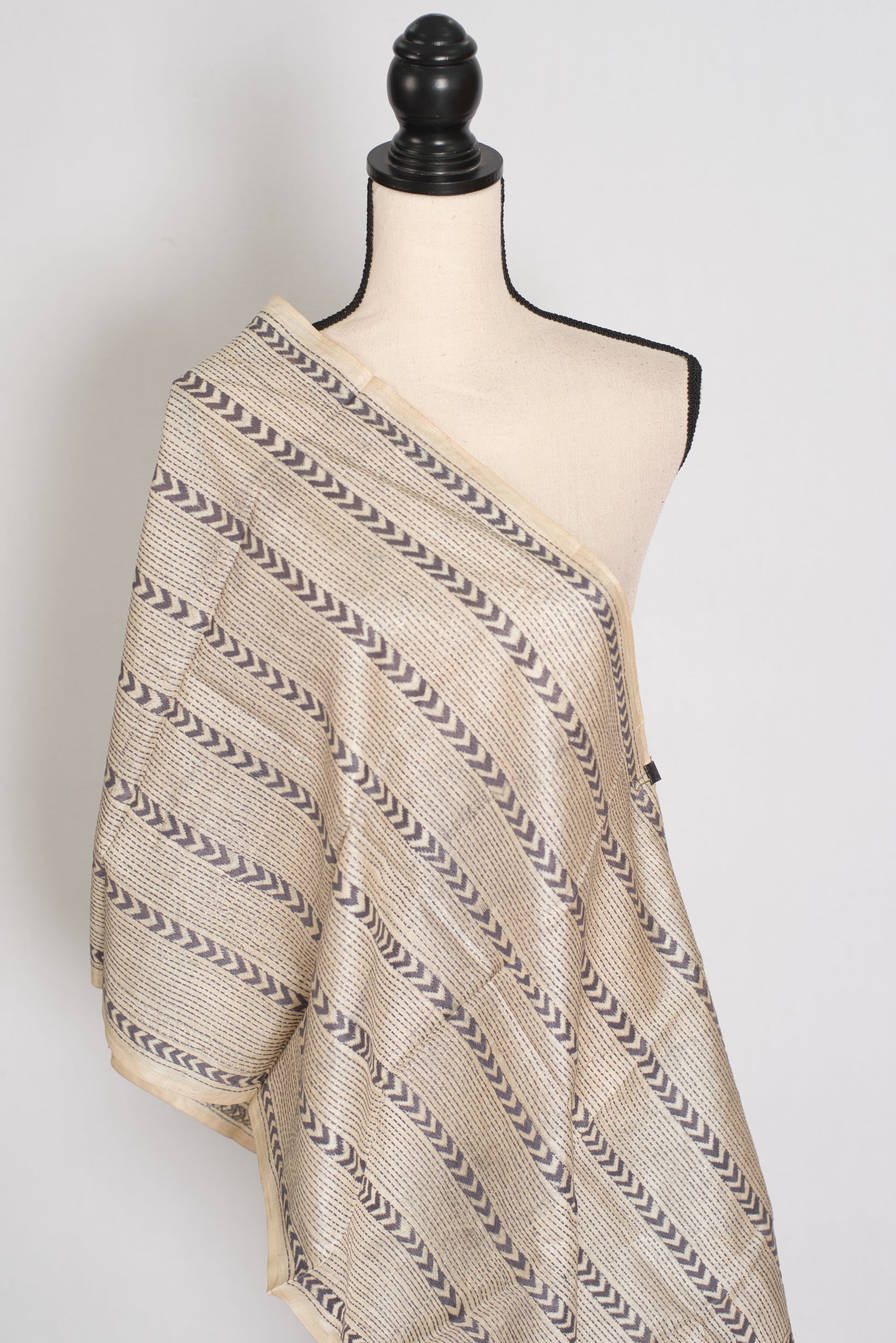 Mouli : Pure Tussar Silk Stole with Hand Embroidery Kantha Work – Beige and Grey image 0