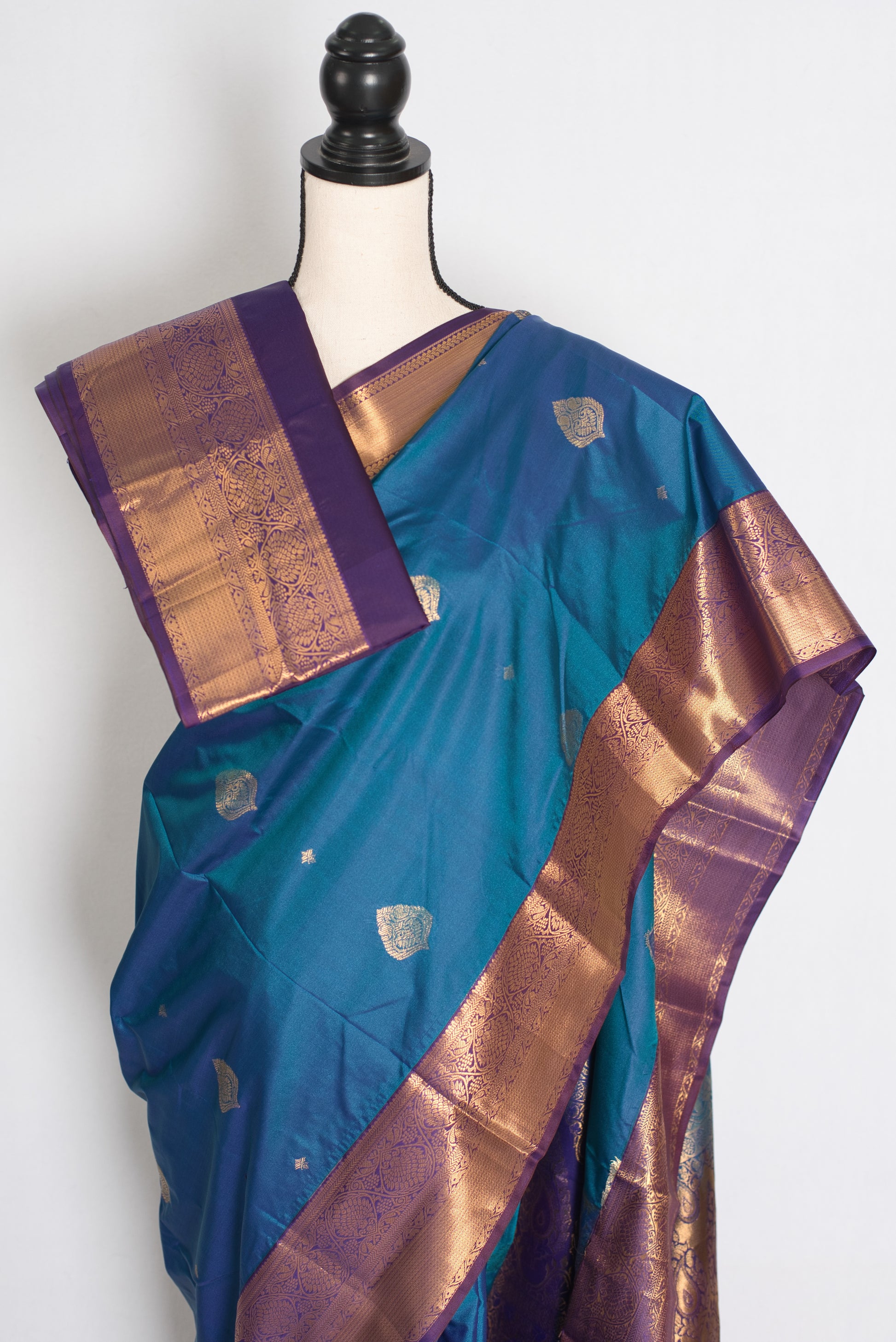 Nithya : Peacock Blue & Purple Contrast Semi Silk Kanjivaram Saree image 2