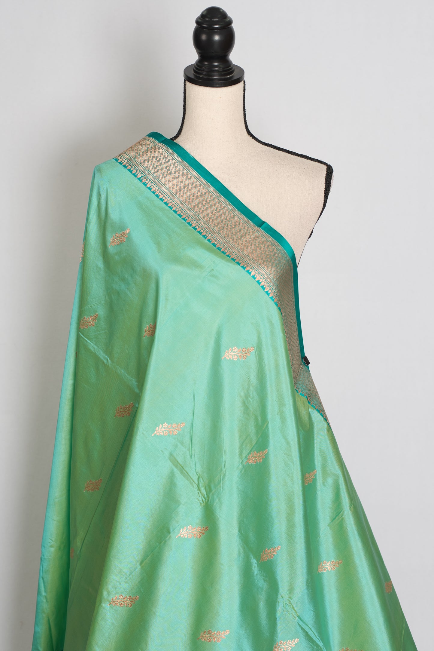 Mehuli : Sea Green Meenakari Handwoven Banarasi Silk Saree | Silk Mark Certified image 3