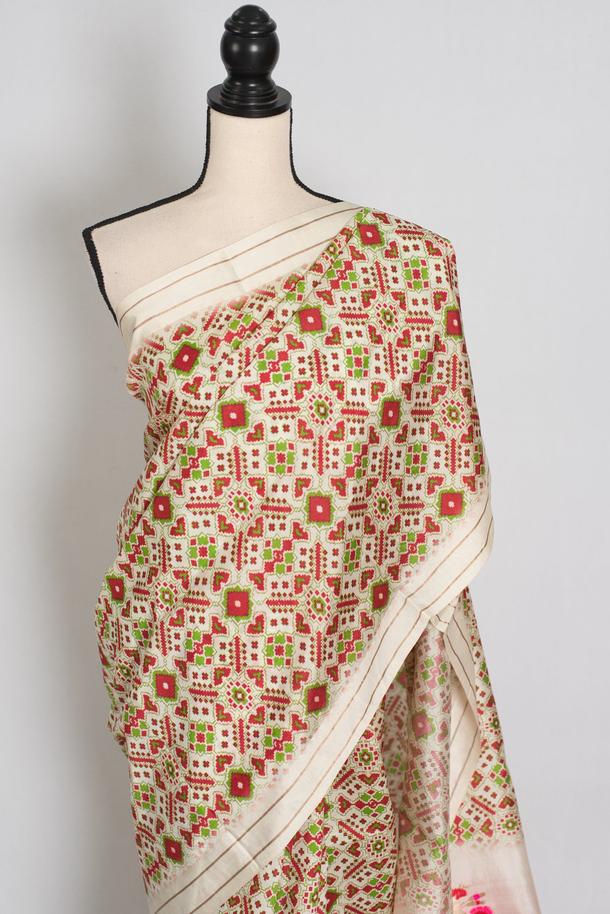 Ira : Off-White Ikkat Print Banarasi Katan Silk Saree – 38 Size Blouse image 6