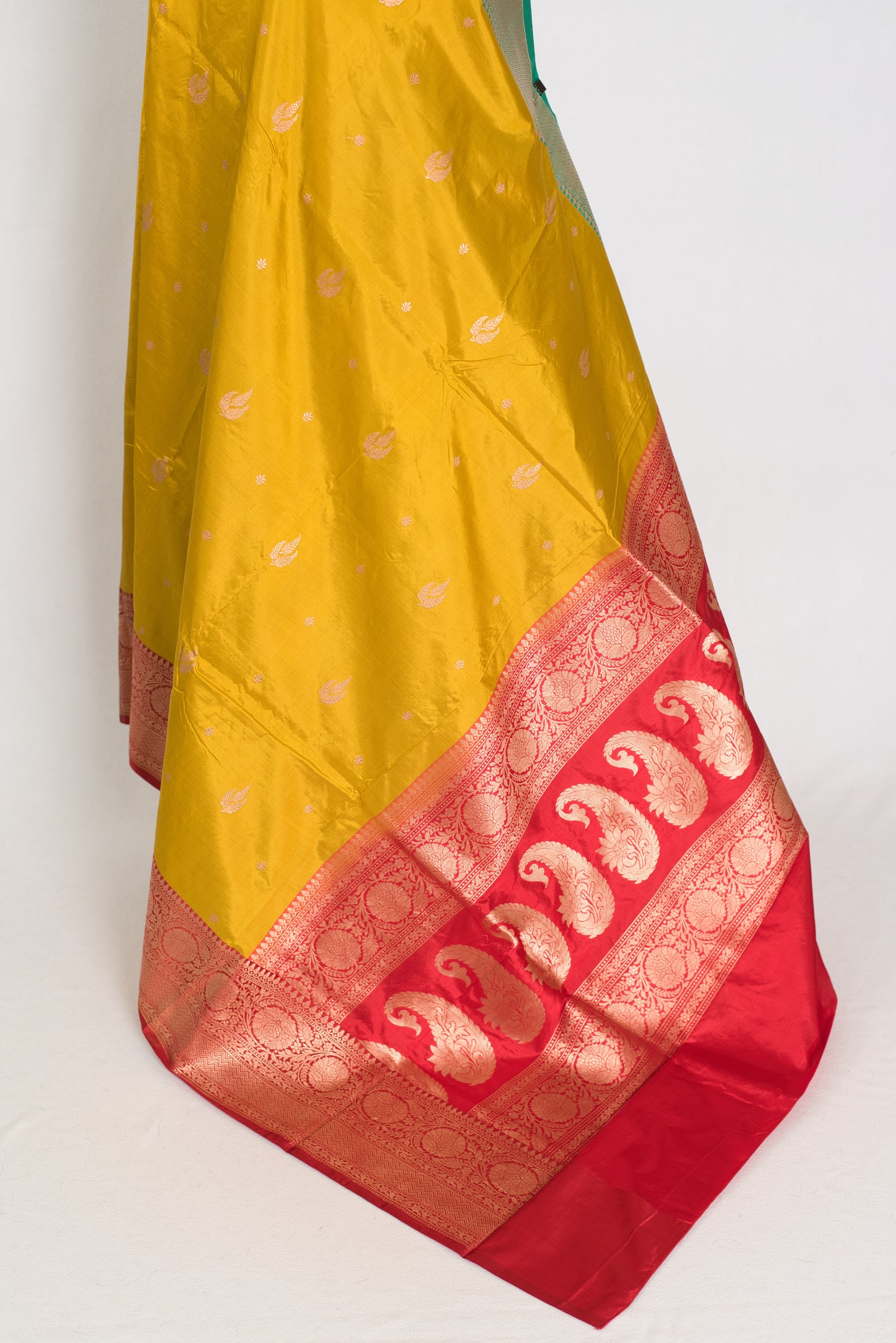 Sunayna | Yellow Pure Katan Silk Banarasi Saree | Ganga Jamuna Border image 3