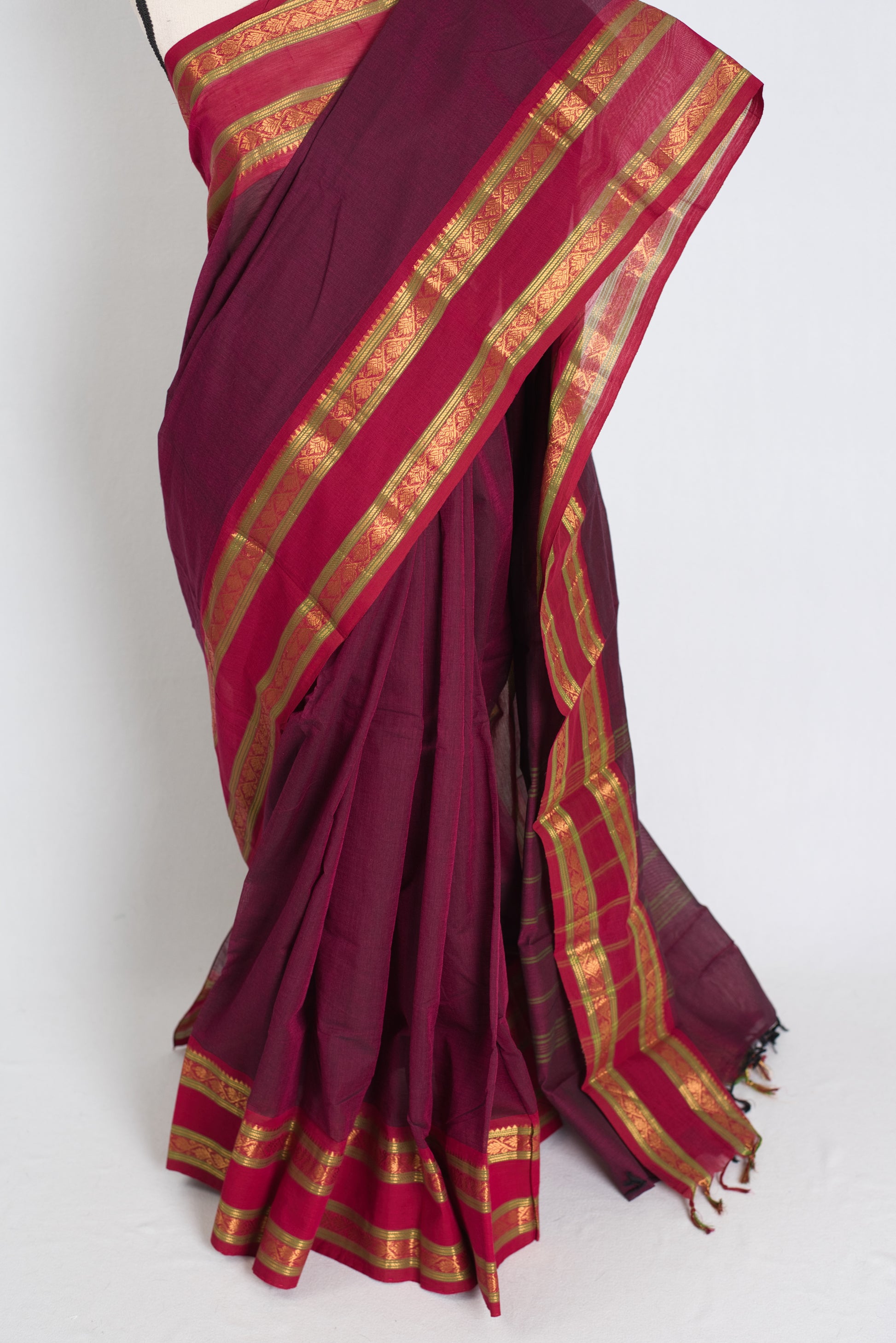 Kalyani : Handwoven Kanchi Cotton Saree in Maroonish Purple image 4
