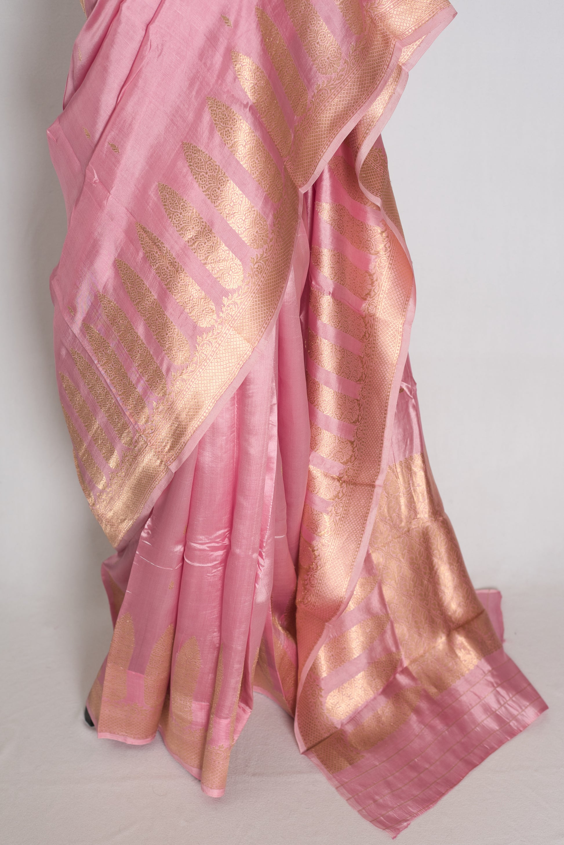Neha : Onion Pink and Gold Satin Katan Pure Silk Banarasi Saree | Silk Mark image 6