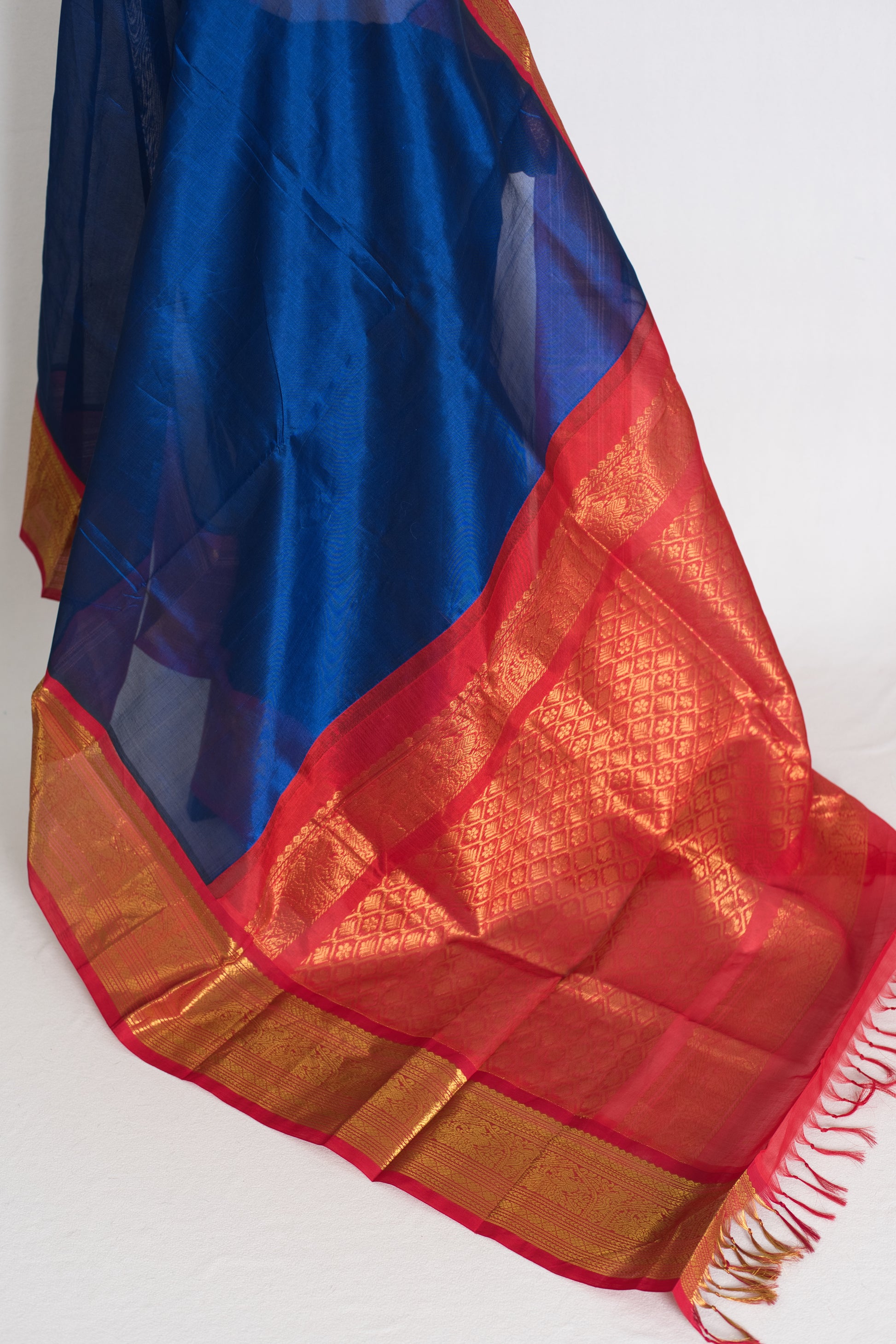 Mala : Royal Blue and Red Cotton Silk Kanjivaram Saree with 38 Size Blouse image 4