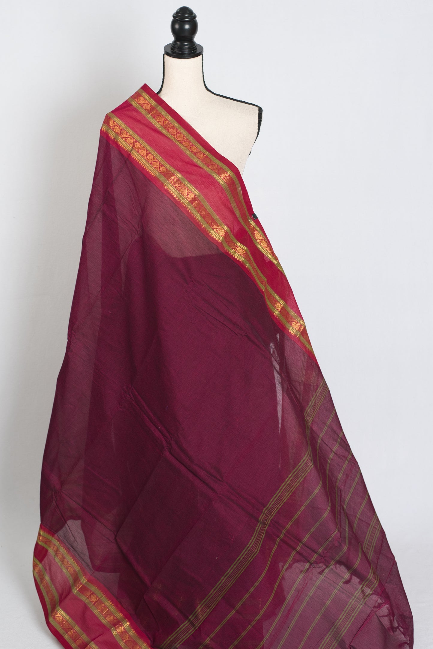 Kalyani : Handwoven Kanchi Cotton Saree in Maroonish Purple image 6