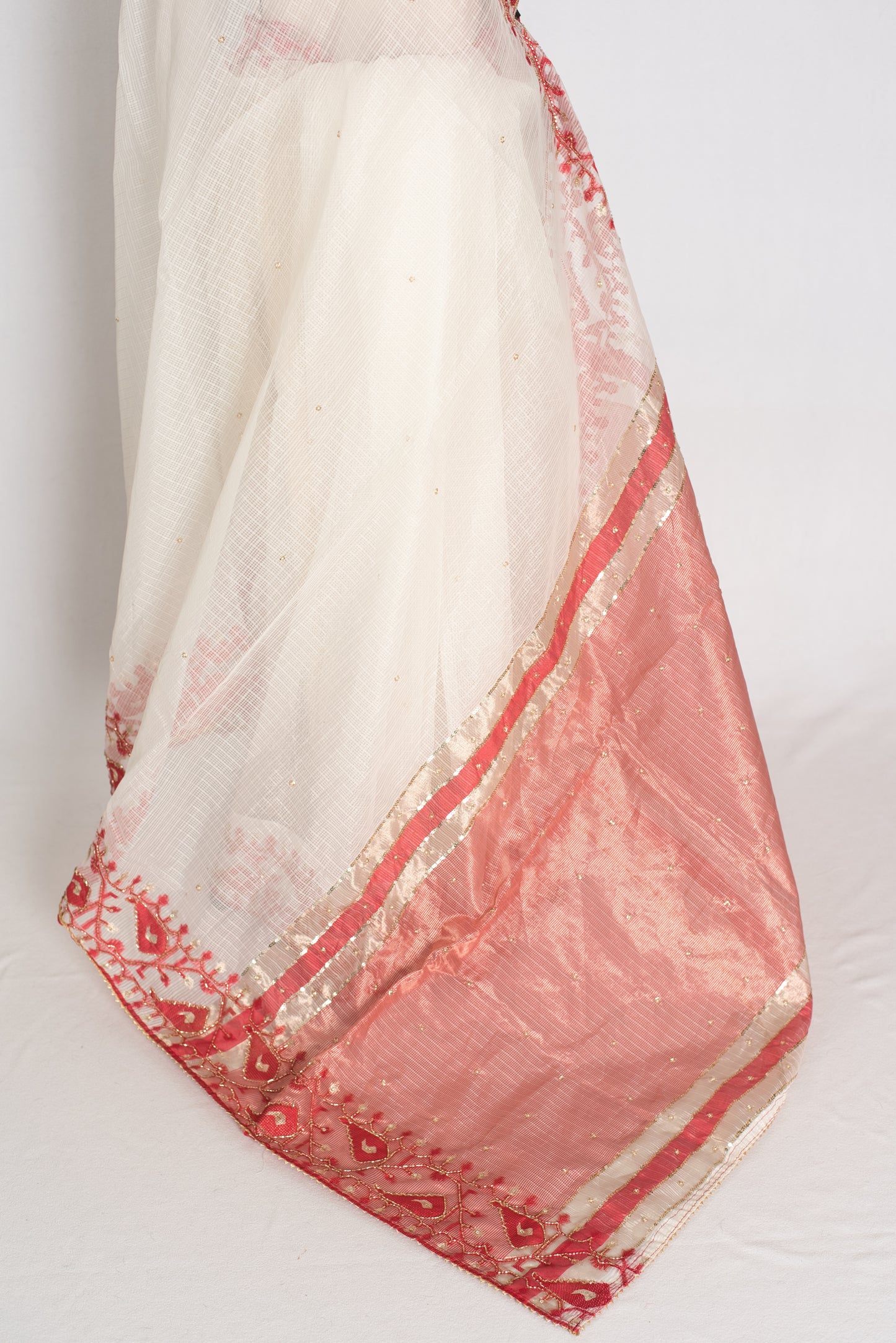 Mandar : Traditional White & Red Blended Kota Silk Jamdani Saree image 3