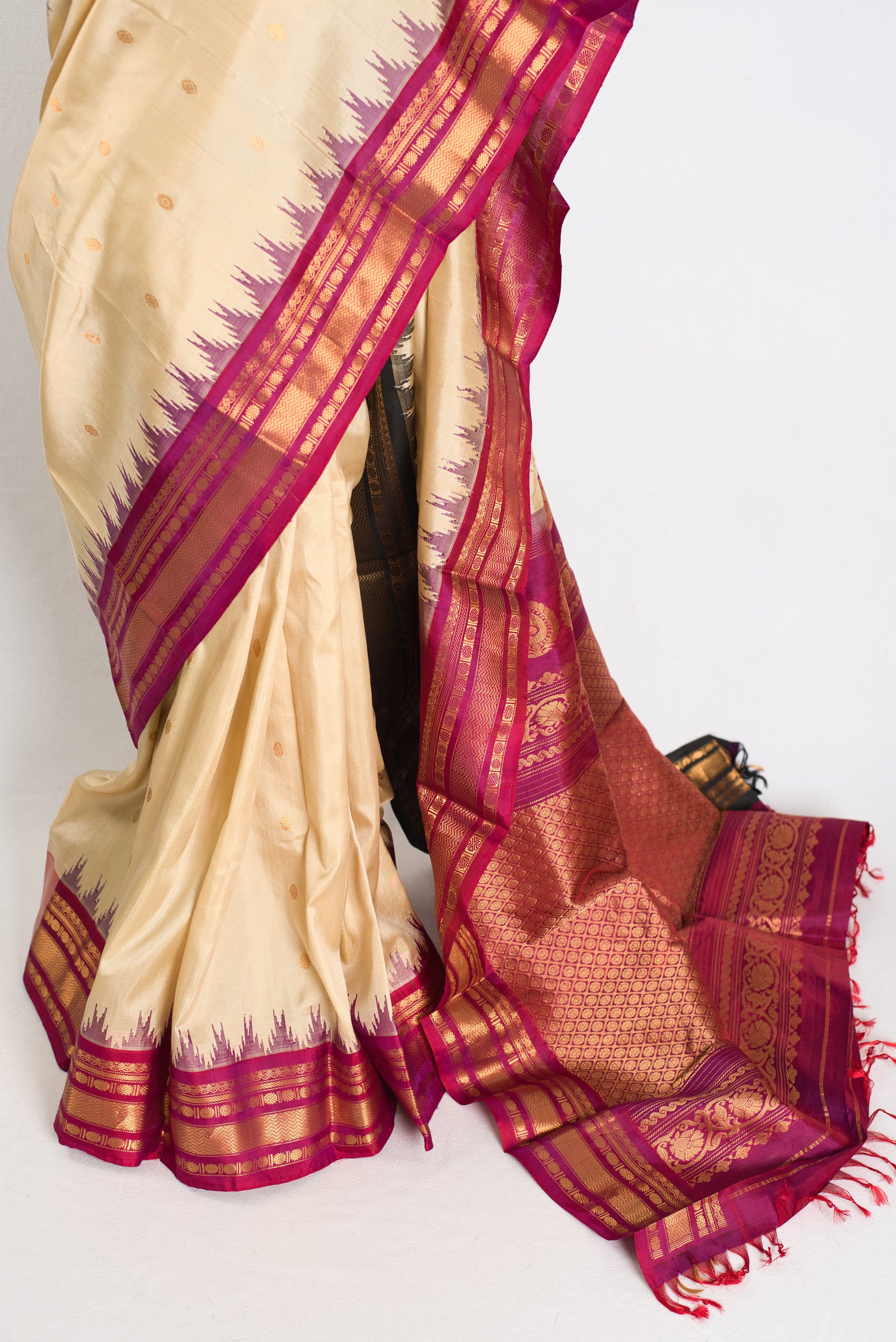 Meera : Ganga Jamuna Border Gadwal Silk Saree in Beige with Purple and Black image 6