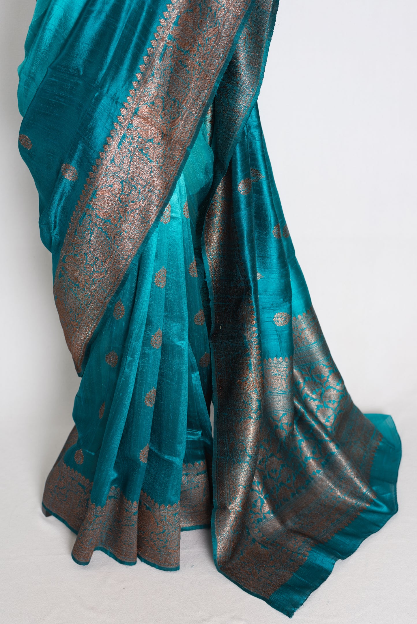 Divya : Ombre Shades of Blue Handwoven Pure Raw Silk Banarasi Saree image 6