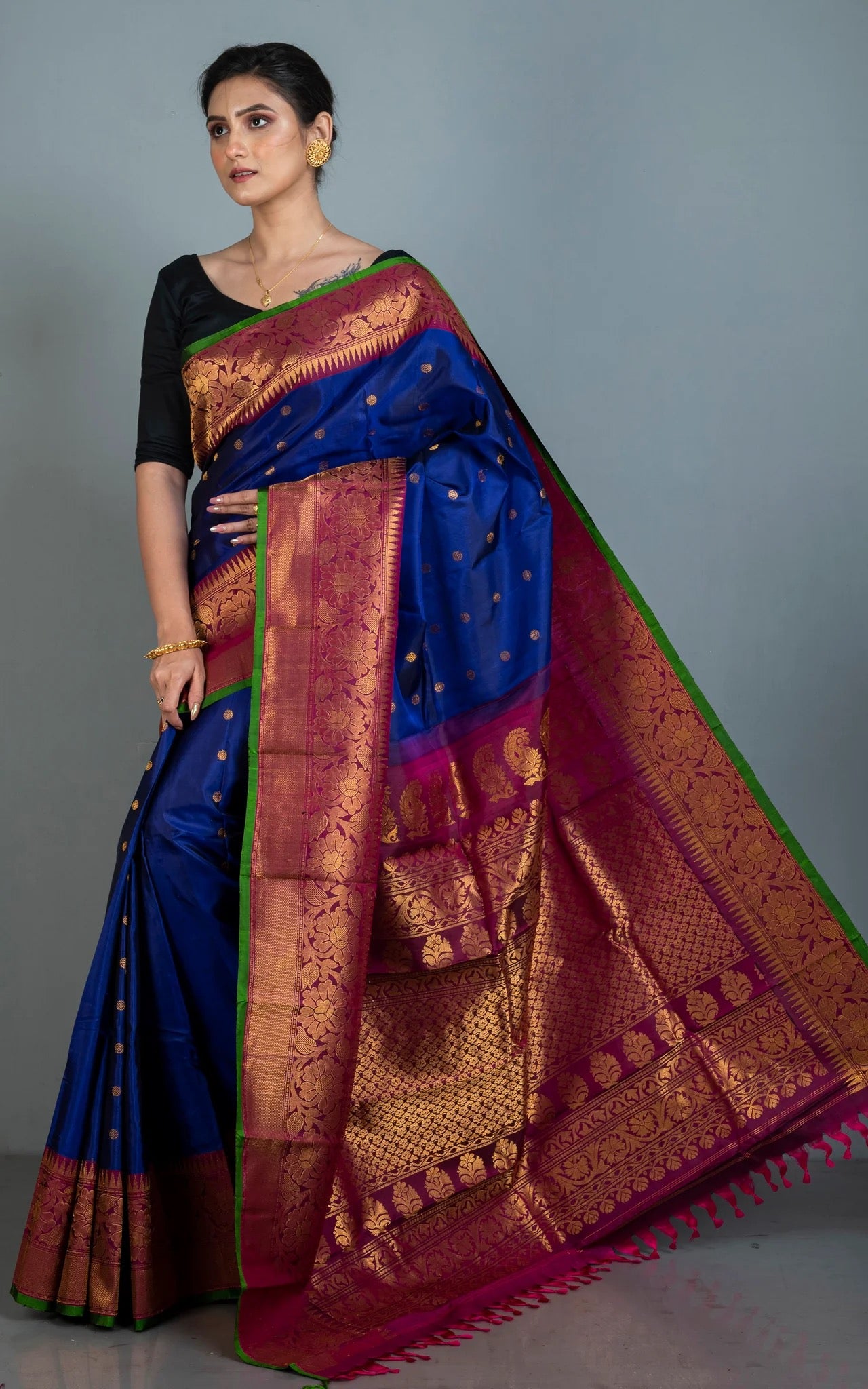 Silk Mark Certified Gadwal Silk Saree in Deep Royal Blue and Magenta.