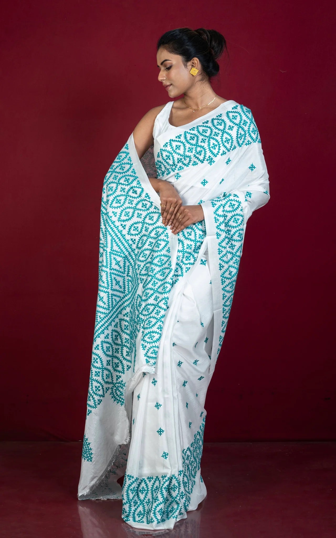 Hand Embroidery Kutch Work Blended Silk Saree in White.