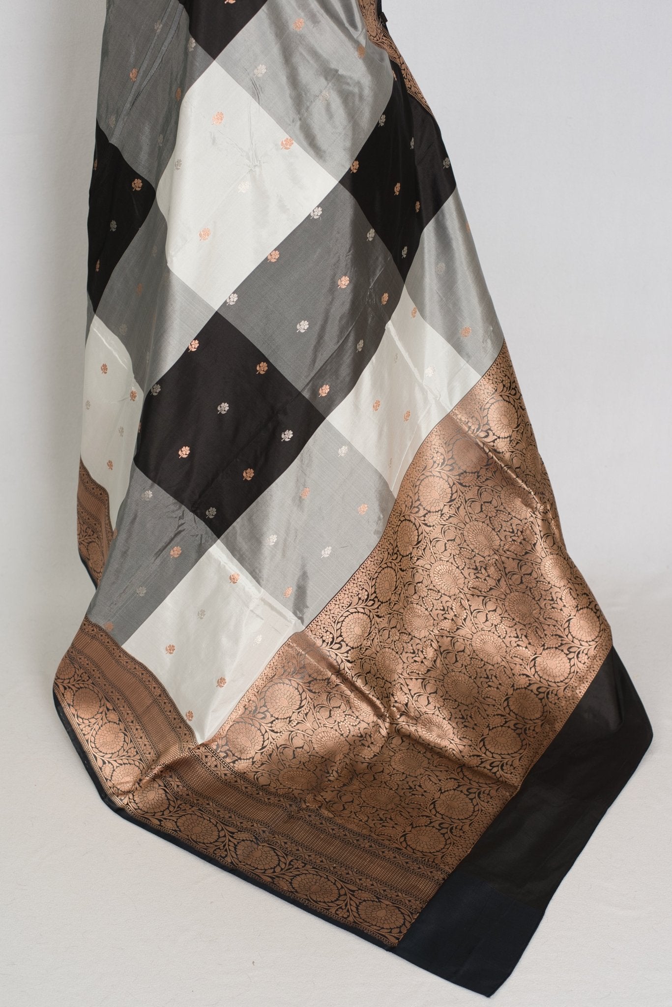 Mala: Silk Mark Certified Katan Banarasi Saree in Black & Grey - Saree Mandi