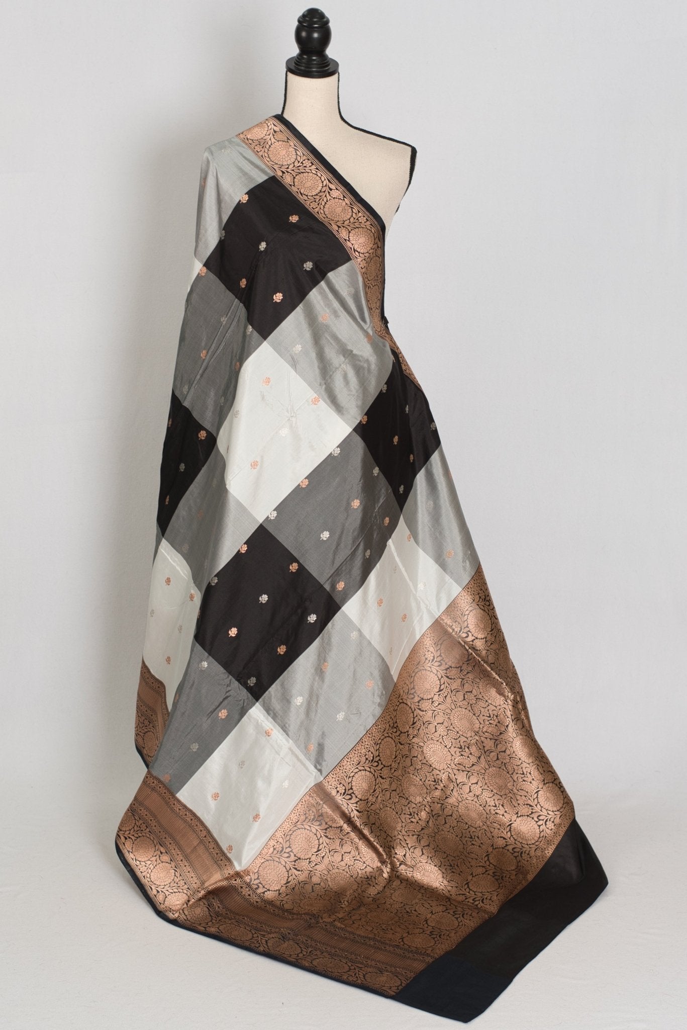 Mala: Silk Mark Certified Katan Banarasi Saree in Black & Grey - Saree Mandi