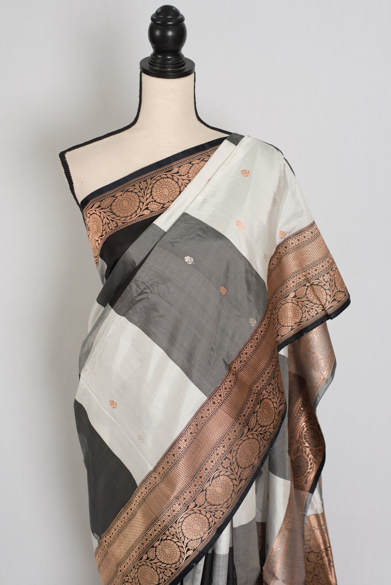 Mala: Silk Mark Certified Katan Banarasi Saree in Black & Grey - Saree Mandi