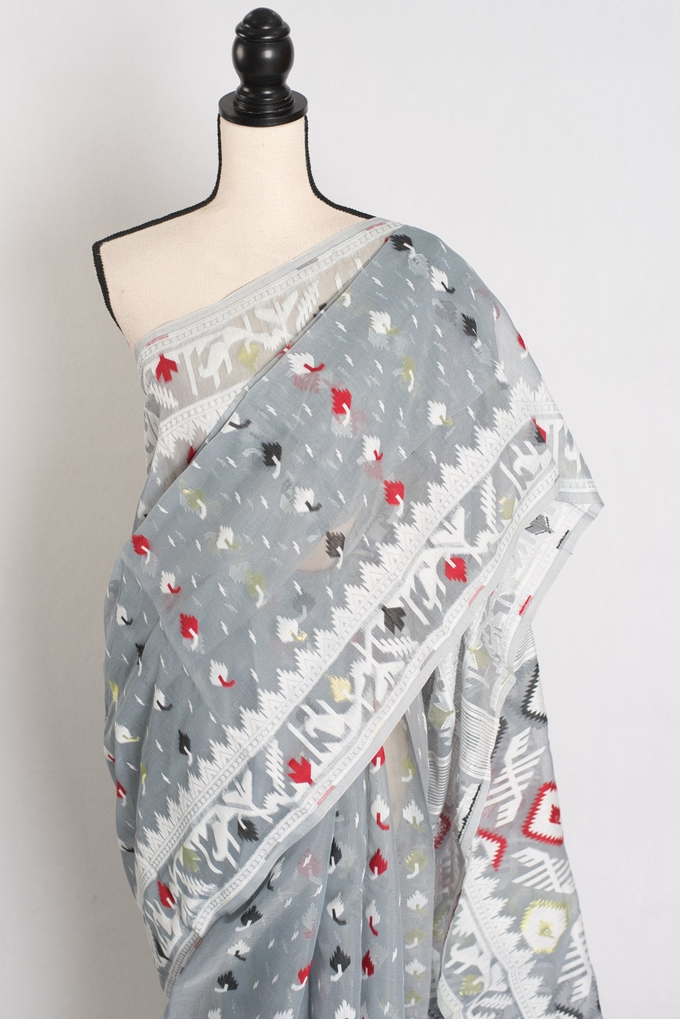Mandar : Gray Blended Soft Cotton Jamdani Bengali Saree - Saree Mandi