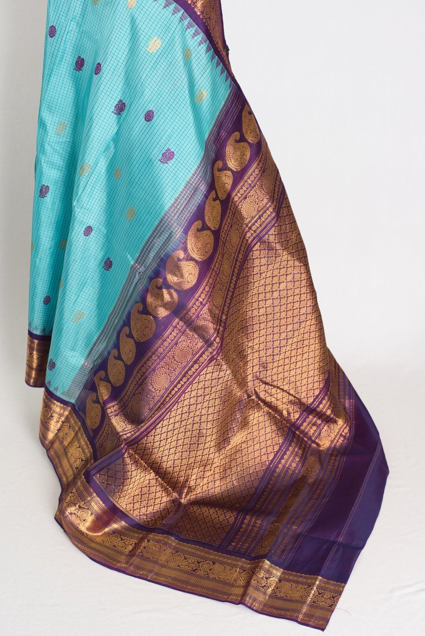 Mayuri: Handwoven Checks Gadwal Silk Saree with Purple Kanji Border and Pallu - Saree Mandi