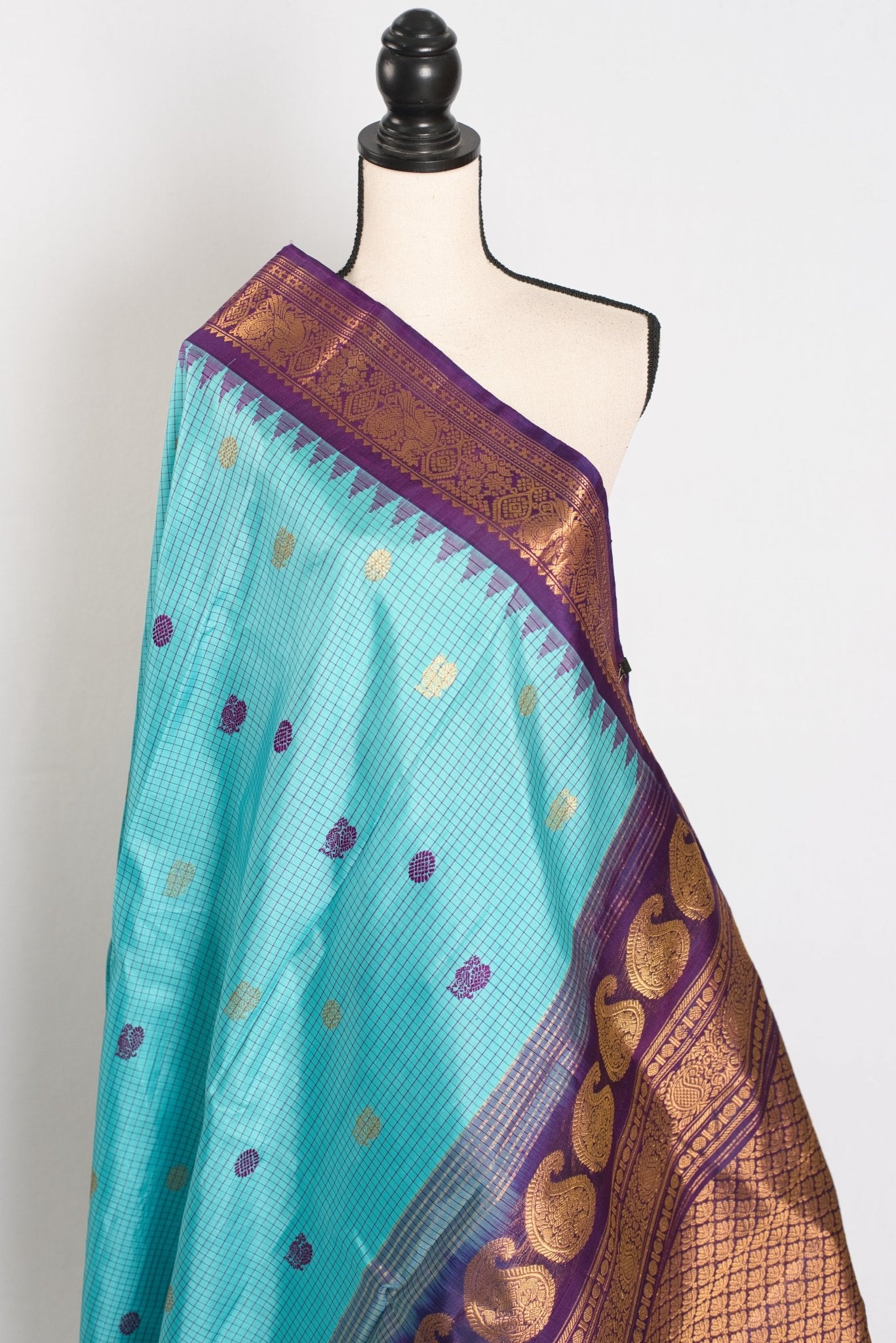 Mayuri: Handwoven Checks Gadwal Silk Saree with Purple Kanji Border and Pallu - Saree Mandi