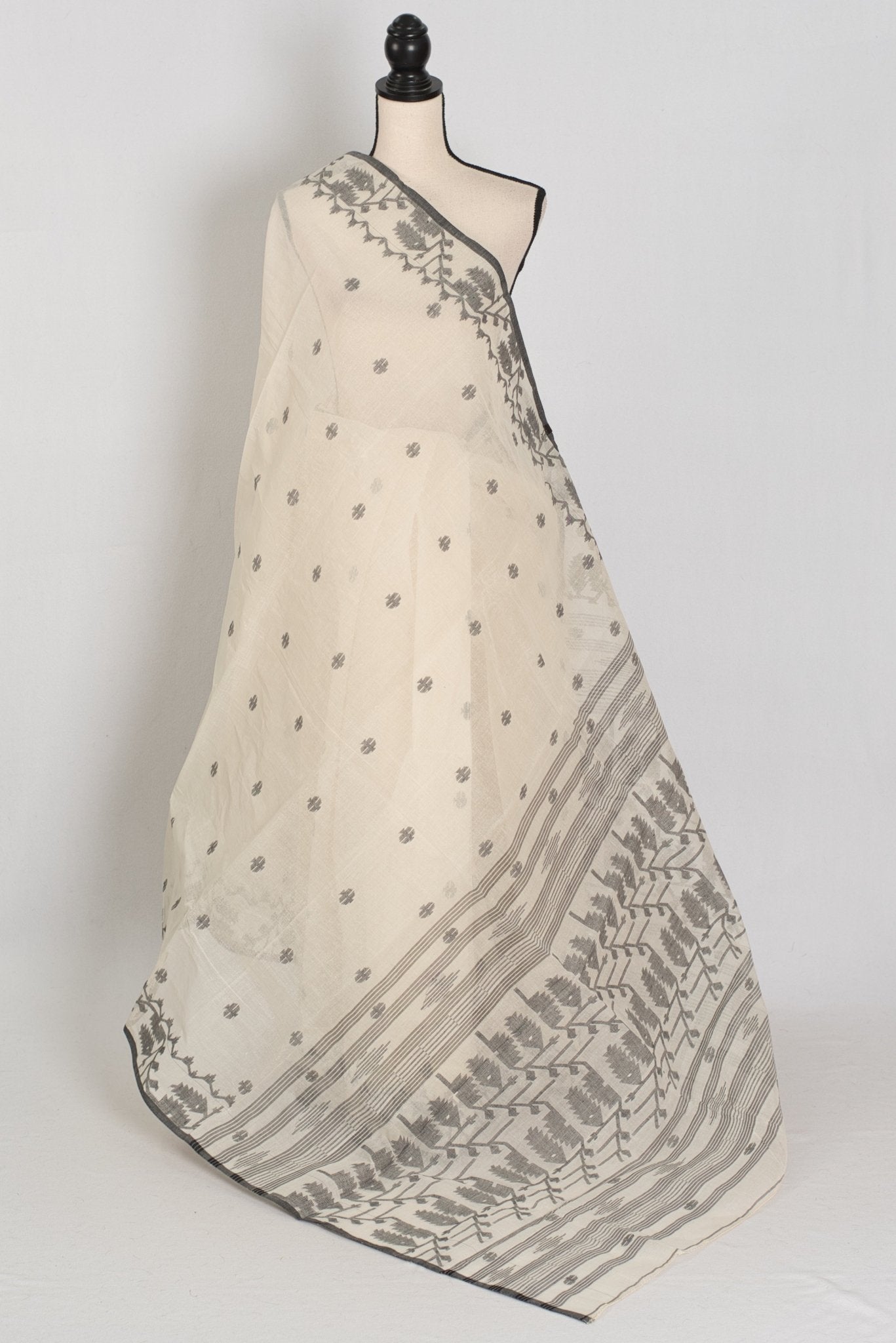 Medha: Off - White & Black Pure Bengal Handloom Cotton Jamdani Saree - Saree Mandi