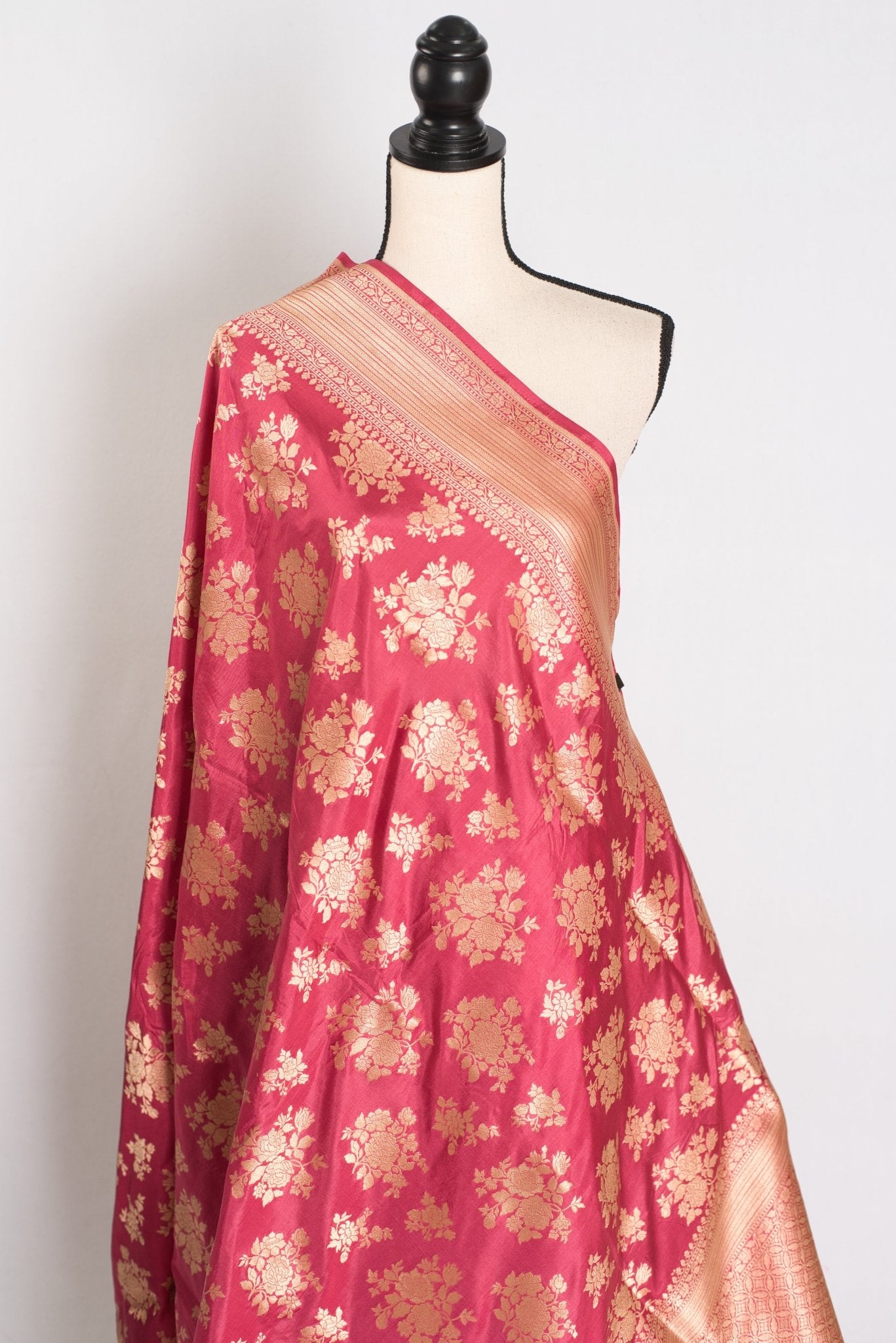 Mehuli: Silk Mark Certified Dusty Pink Bridal Banarasi Silk Saree - Saree Mandi
