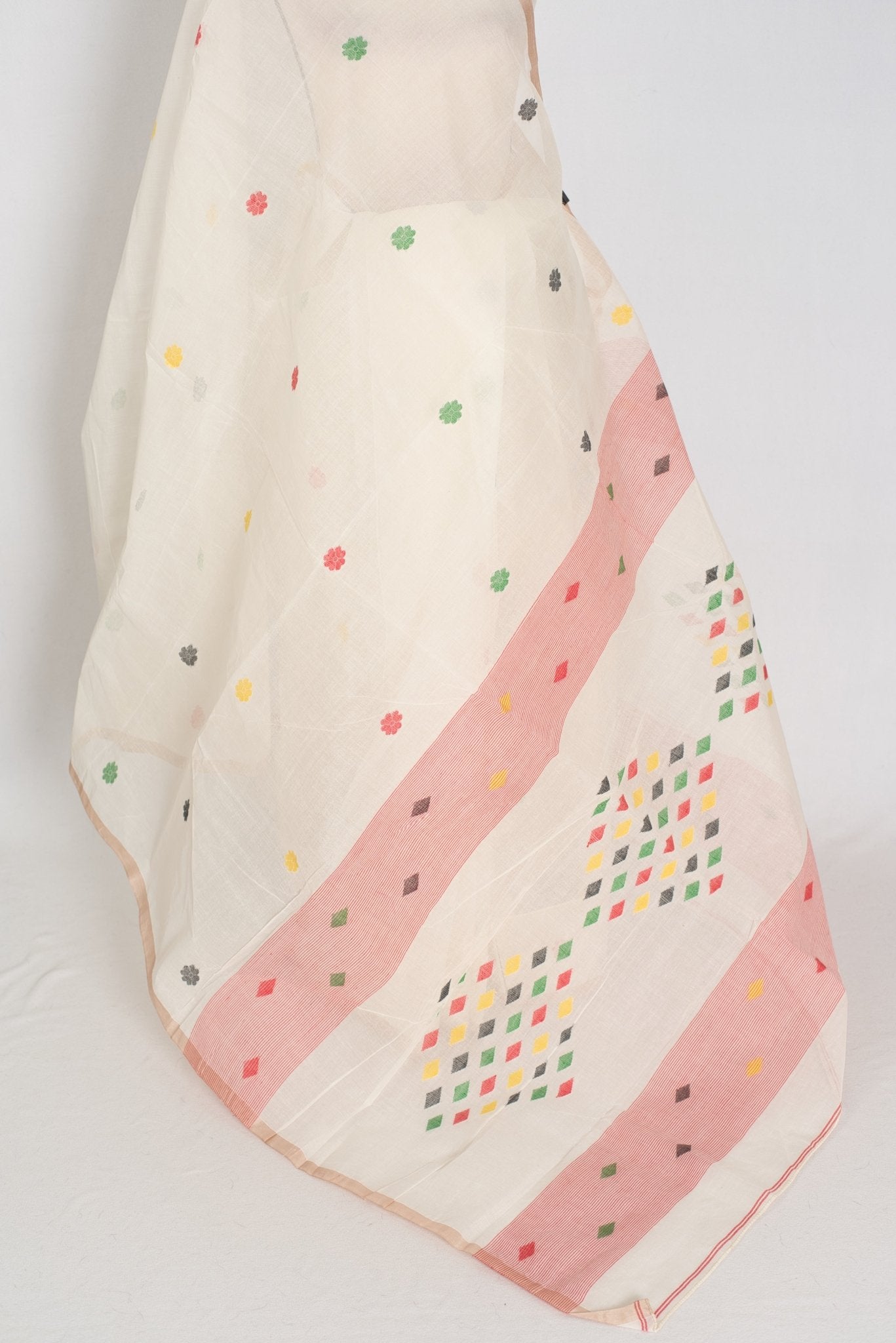 Mita: Pristine Off - White Bengal Handloom Cotton Jamdani Saree - Saree Mandi