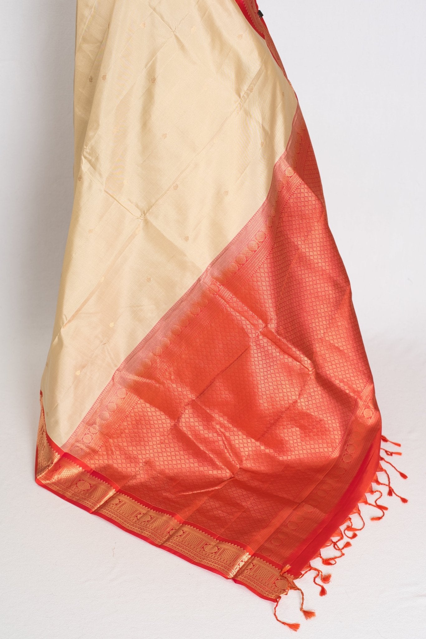 Mohini: Clay White & Coral Pink Kanjivaram Silk Saree | Silk Mark Certified - Saree Mandi
