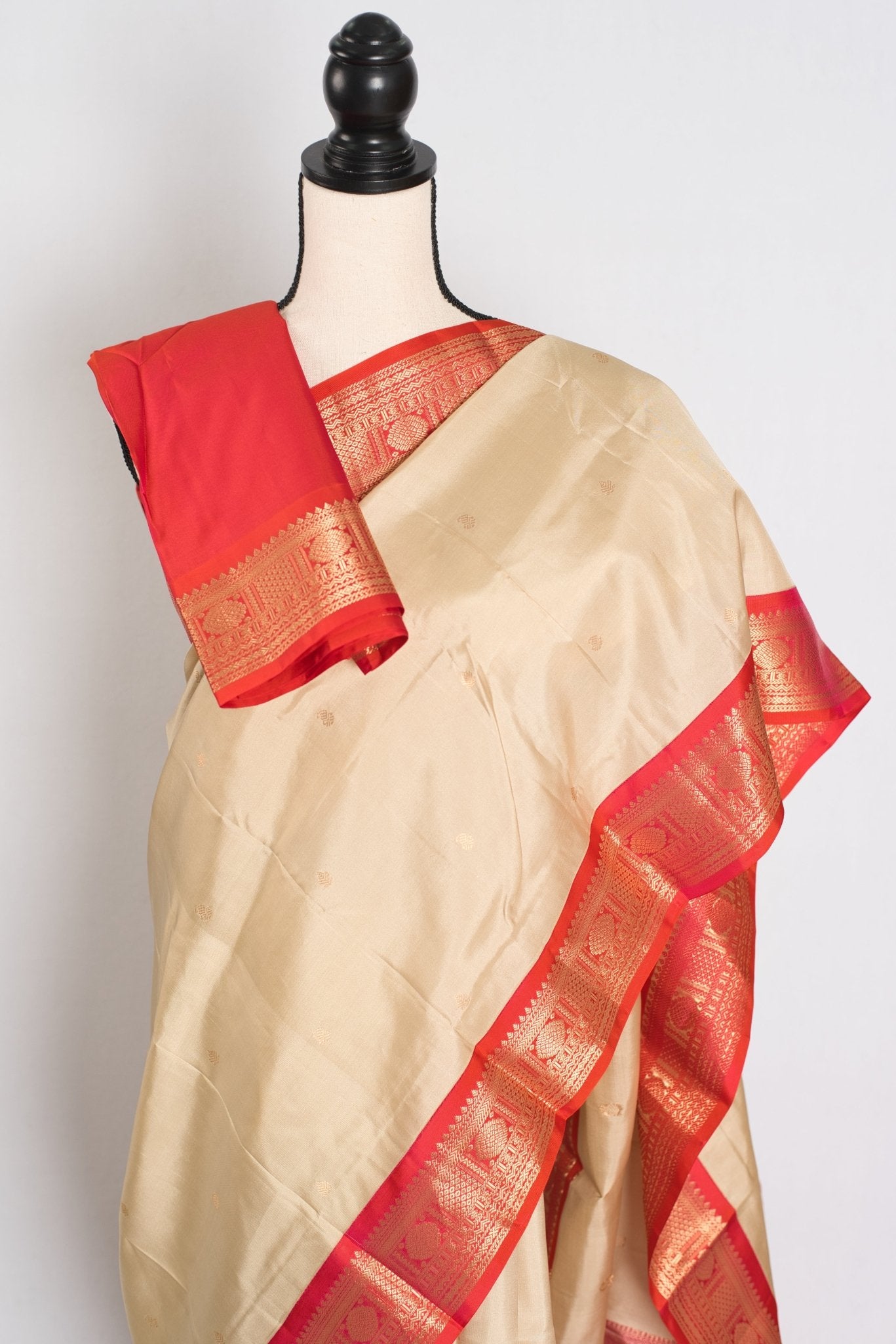 Mohini: Clay White & Coral Pink Kanjivaram Silk Saree | Silk Mark Certified - Saree Mandi