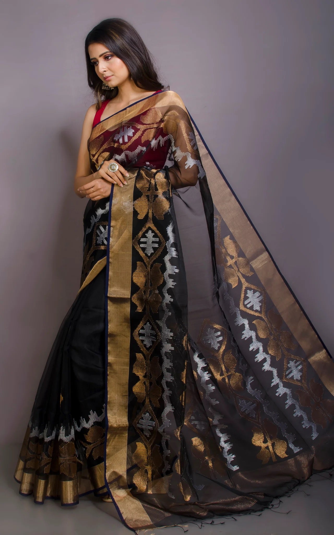 Traditional Muslin Silk Jamdani Saree in Black.