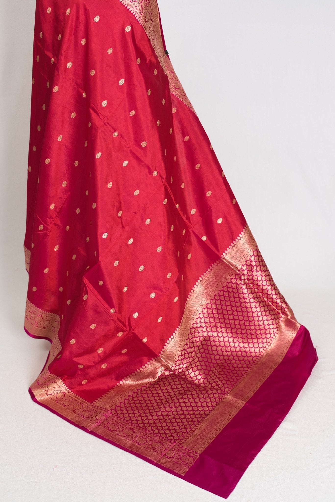Nargis : Certified Silk Banarasi Saree in Rosy Red and Magenta - Saree Mandi