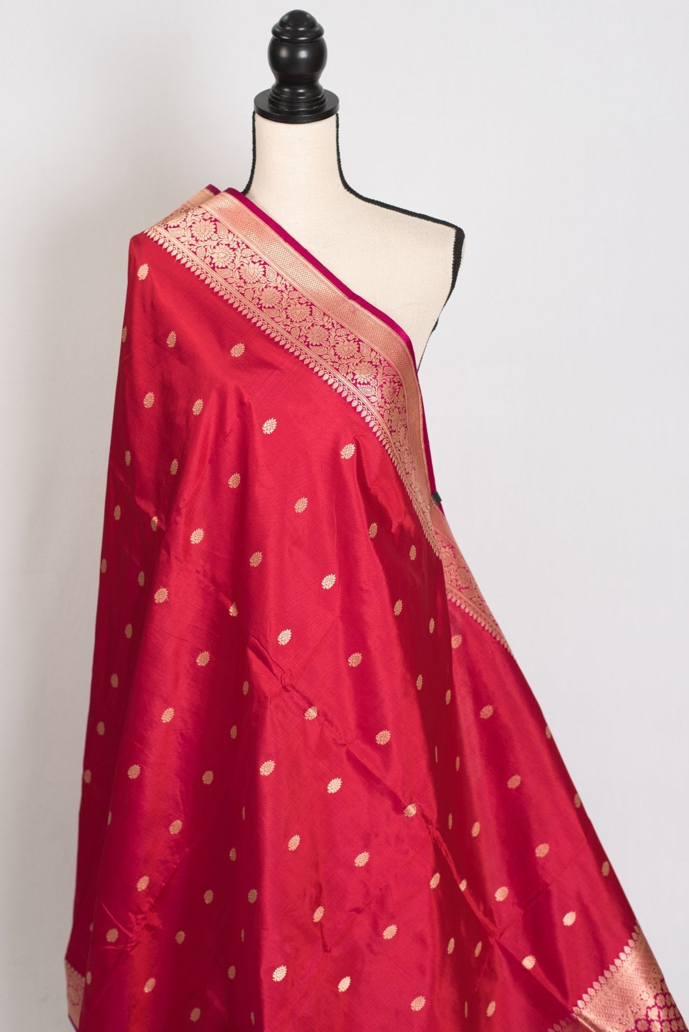 Nargis : Certified Silk Banarasi Saree in Rosy Red and Magenta - Saree Mandi