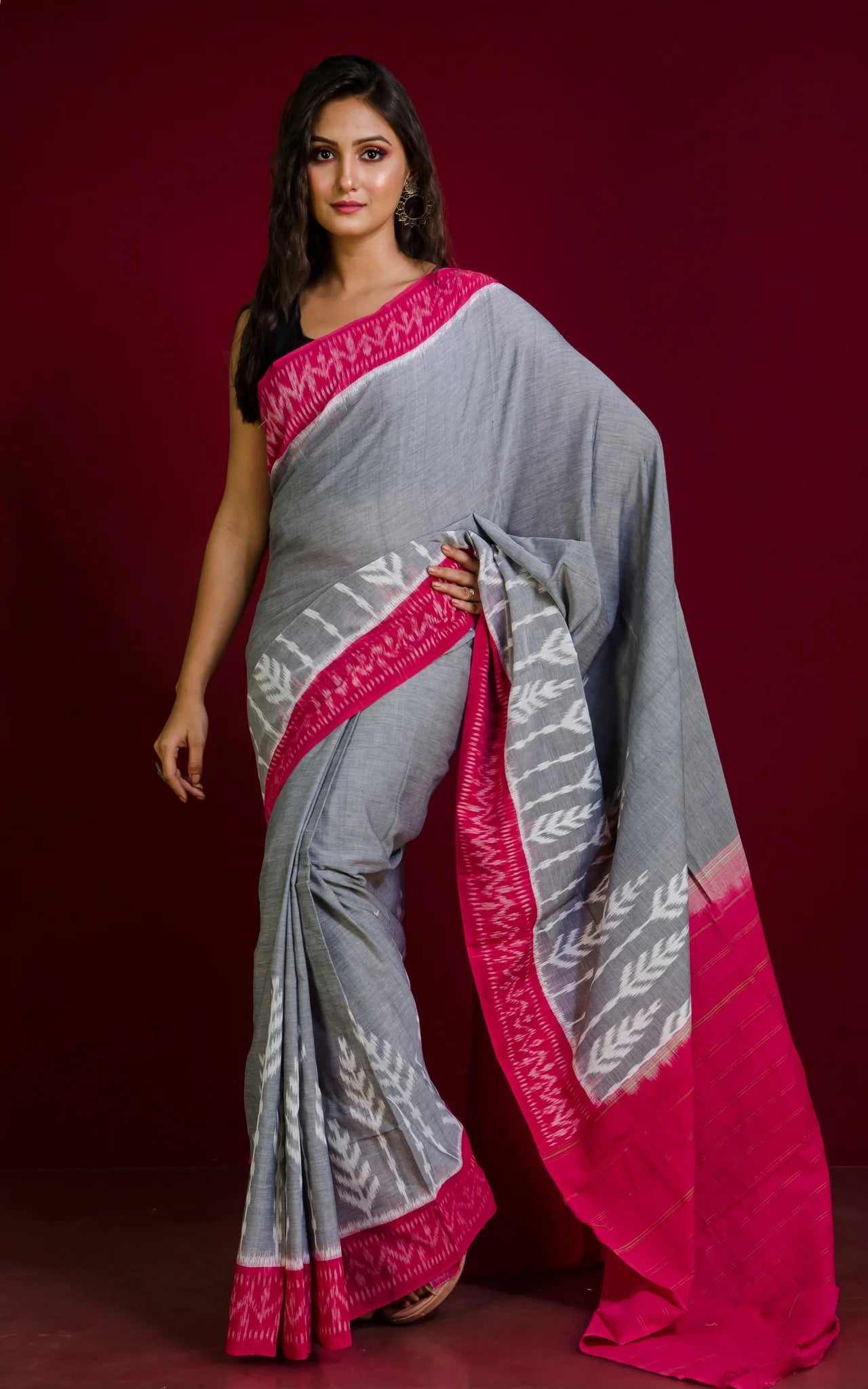 Mercerized Cotton Ikkat Pochampally Saree in Smoke Grey.