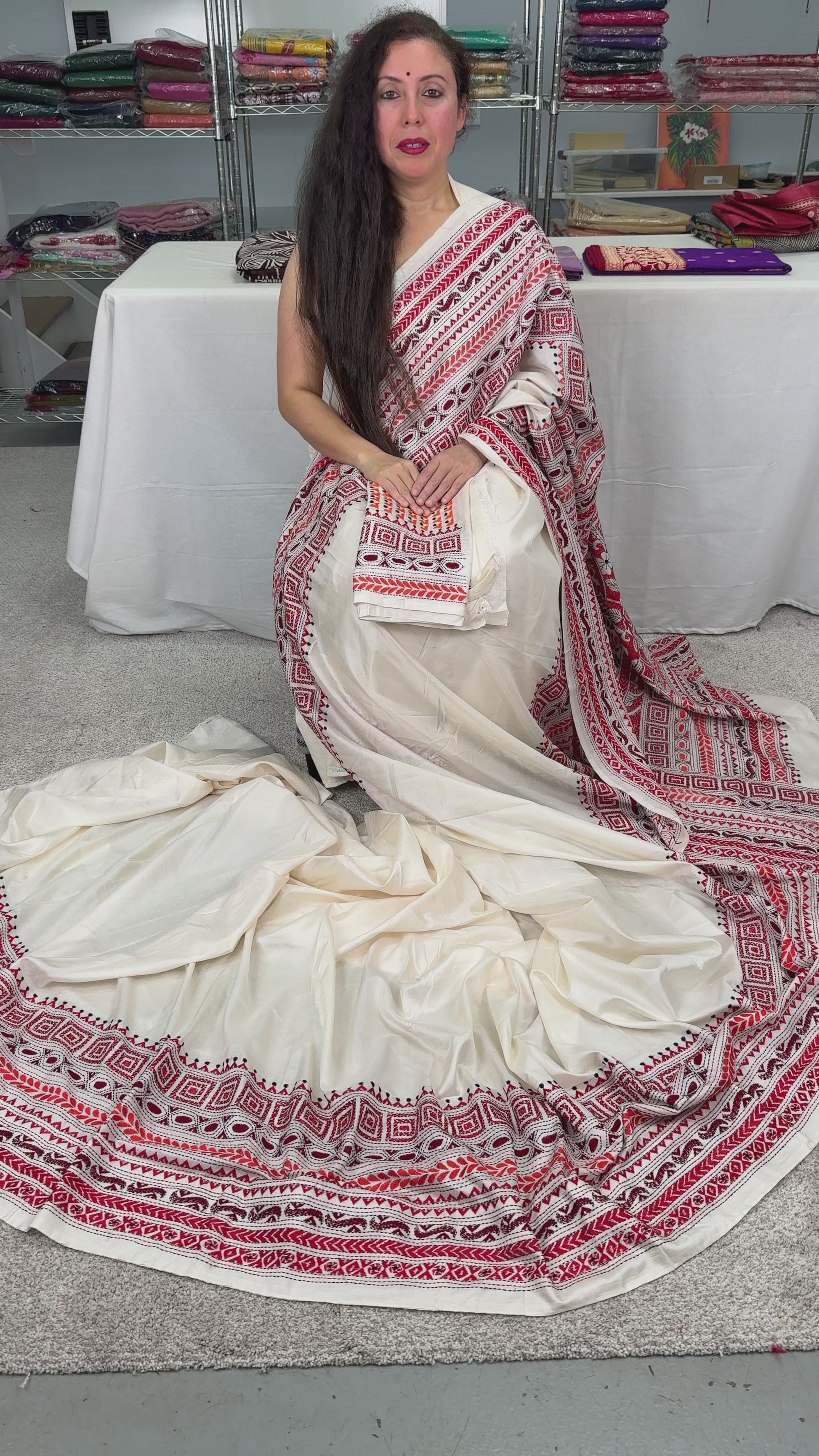 Video Of Snigdha: Silk Mark Certified Hand Embroidery Kantha Silk Saree in Off White