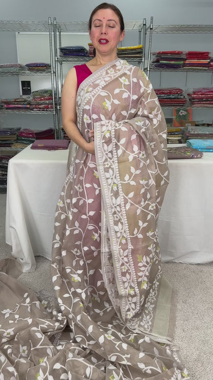 Ridhima : Brown and White Blended Soft Cotton Jamdani Saree