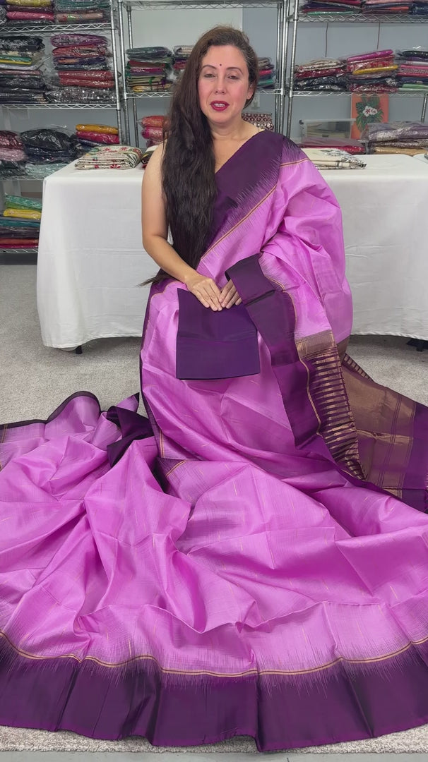 Video of Lilac and Deep Purple Lightweight Kanjivaram Silk Saree.