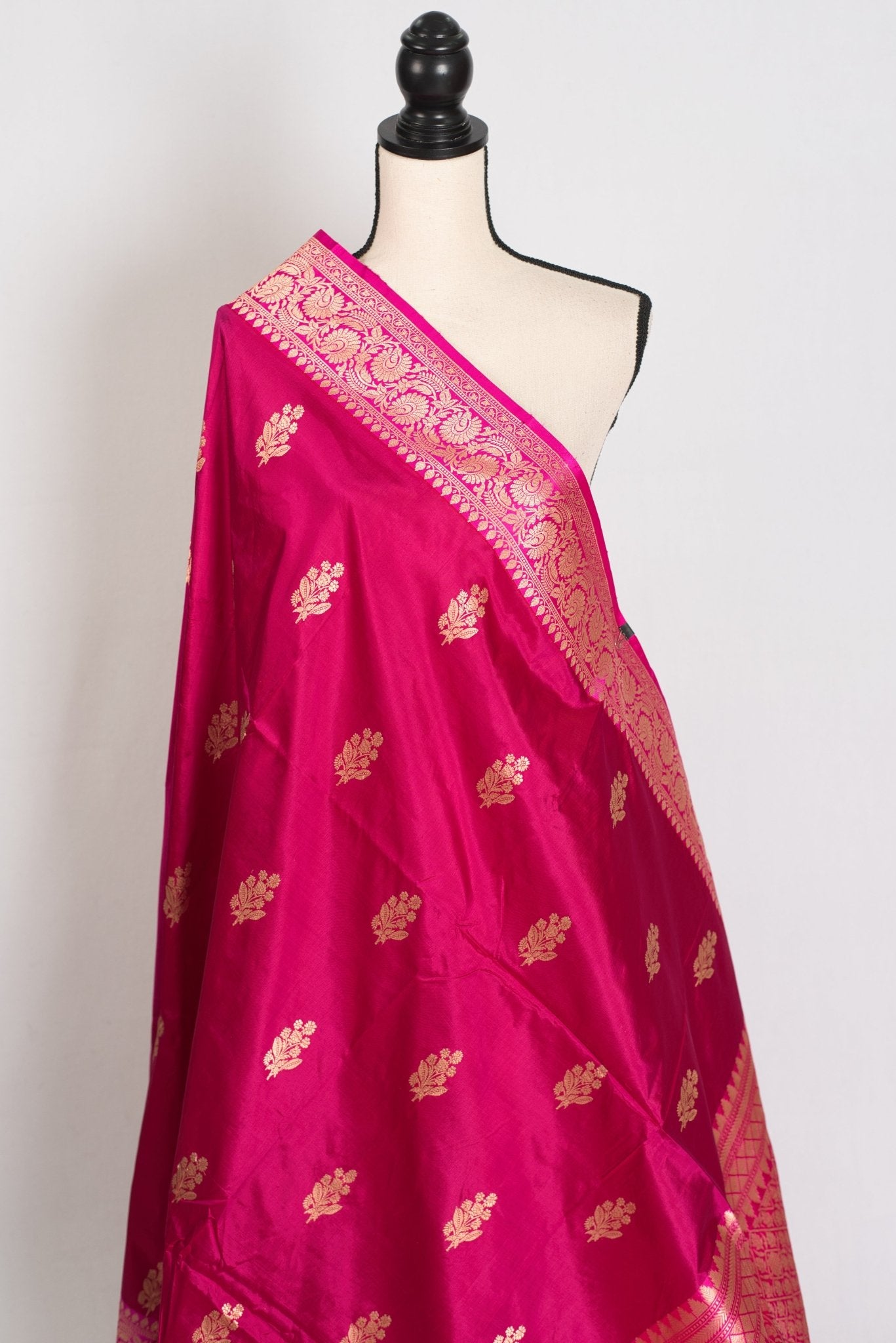 Rama : Certified Silk Banarasi Saree in Rosy Pink and Pink - Saree Mandi