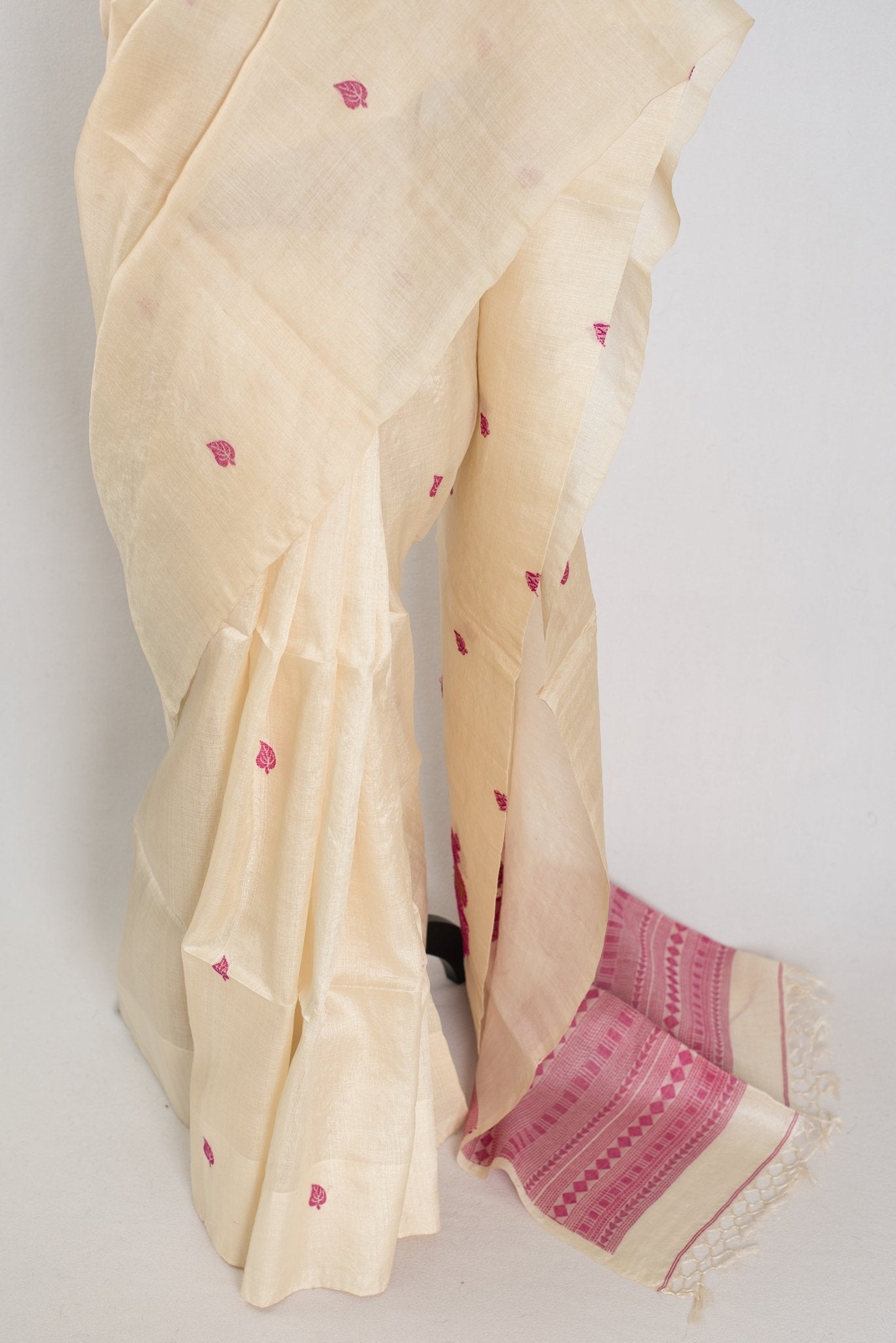 Renu: Cream & Pink Bengal Tussar Silk Saree | Silk Mark Certified - Saree Mandi