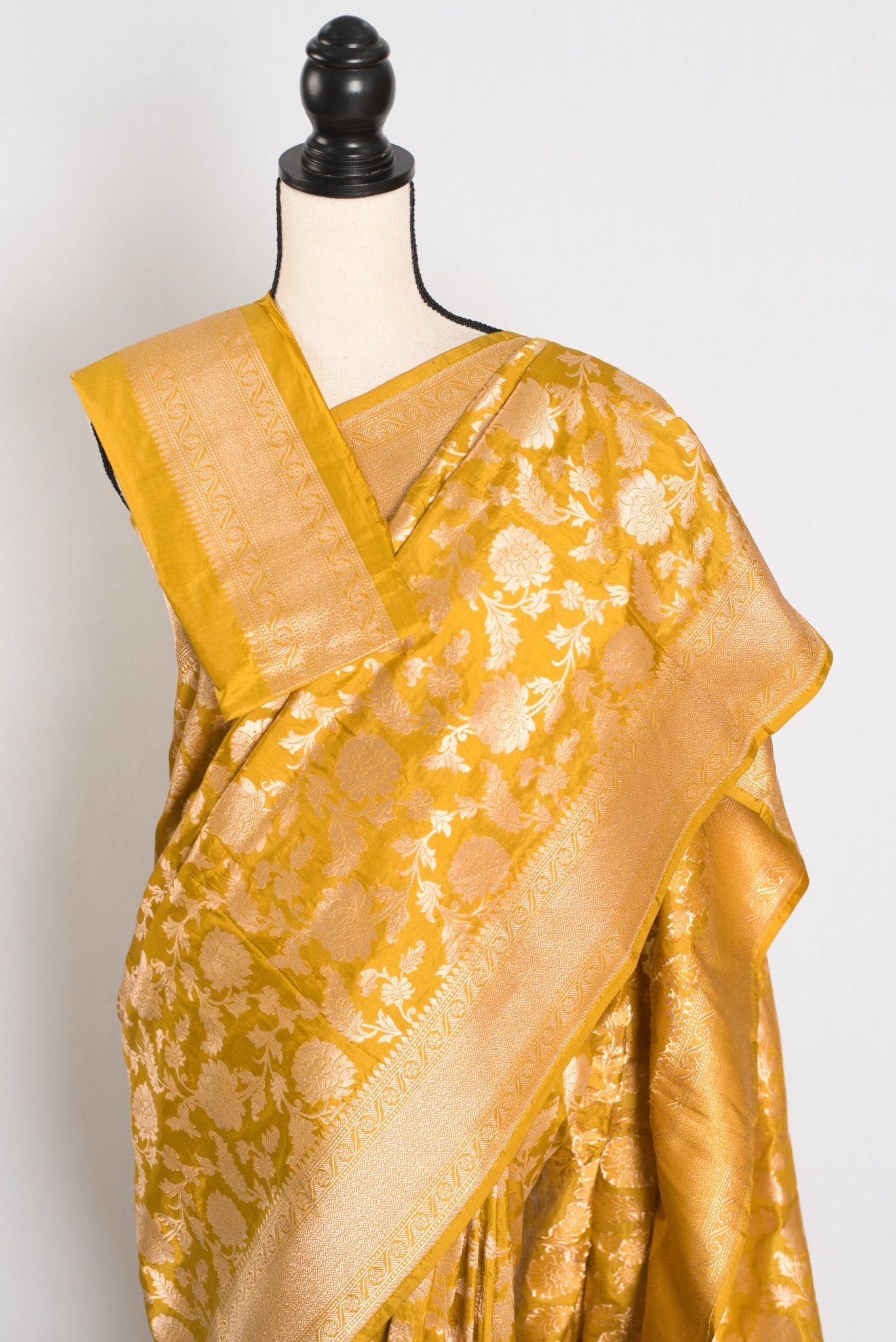 Sona: Silk Mark Certified Golden Yellow and Gold Bridal Banarasi Silk Saree - Saree Mandi