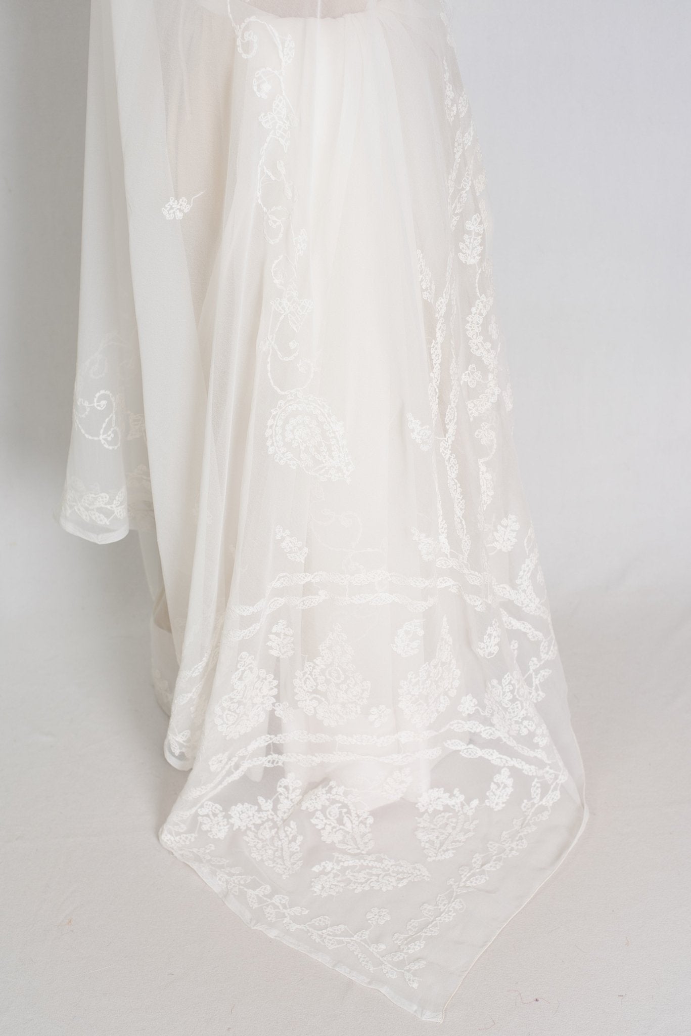 Subha : Off - White Lucknow Chikankari Hand Embroidery Georgette Saree - Saree Mandi