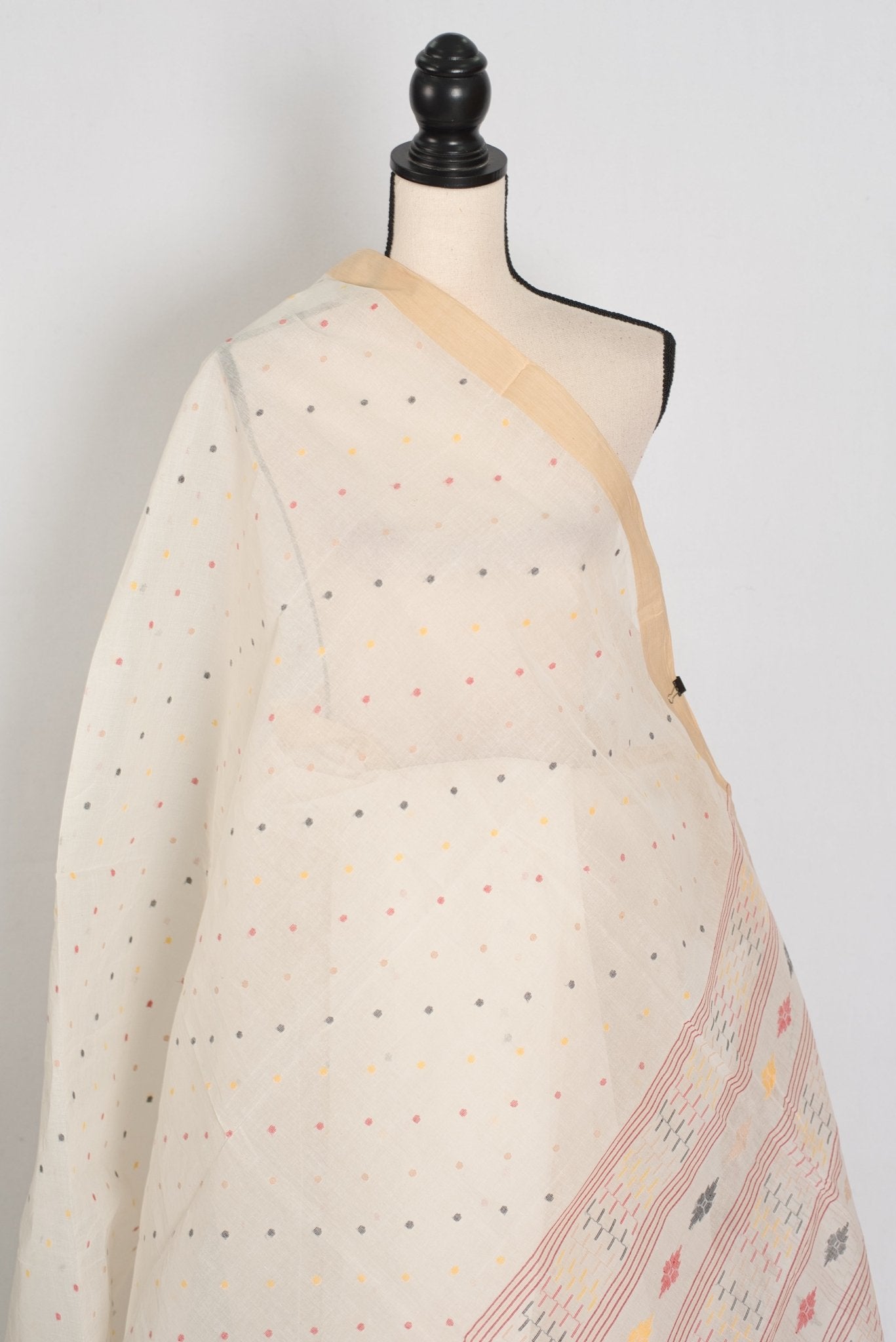 Swarna: Off - White Bengal Handloom Cotton Jamdani Saree with Multi - Color Buti - Saree Mandi