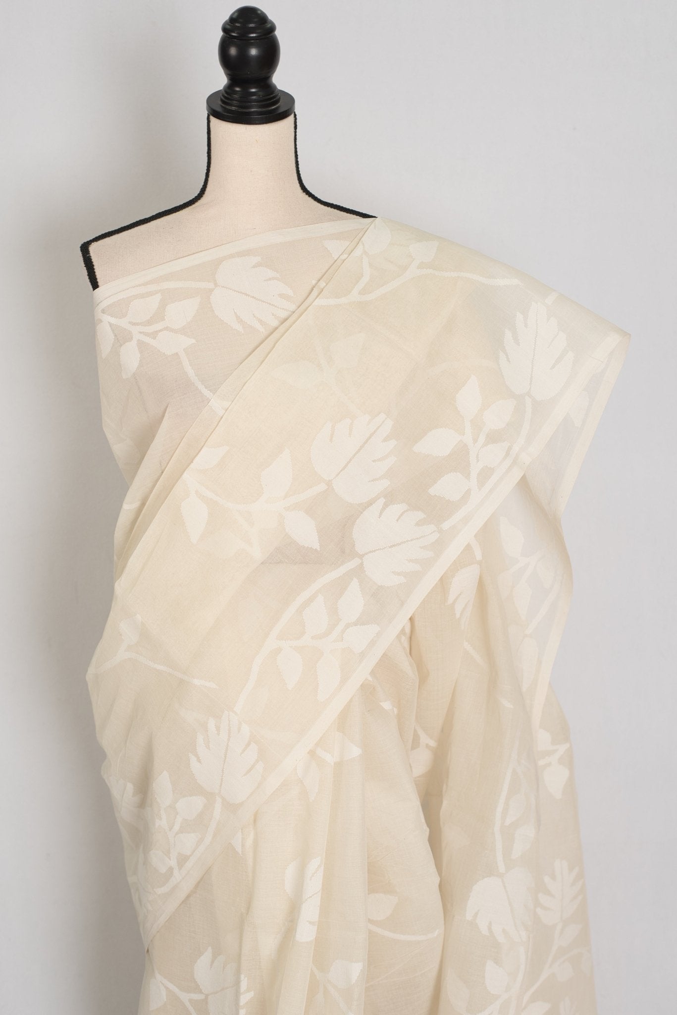 Vibha: Fine Quality White - on - White Hand - Woven Bengal Cotton Jamdani Saree - Saree Mandi
