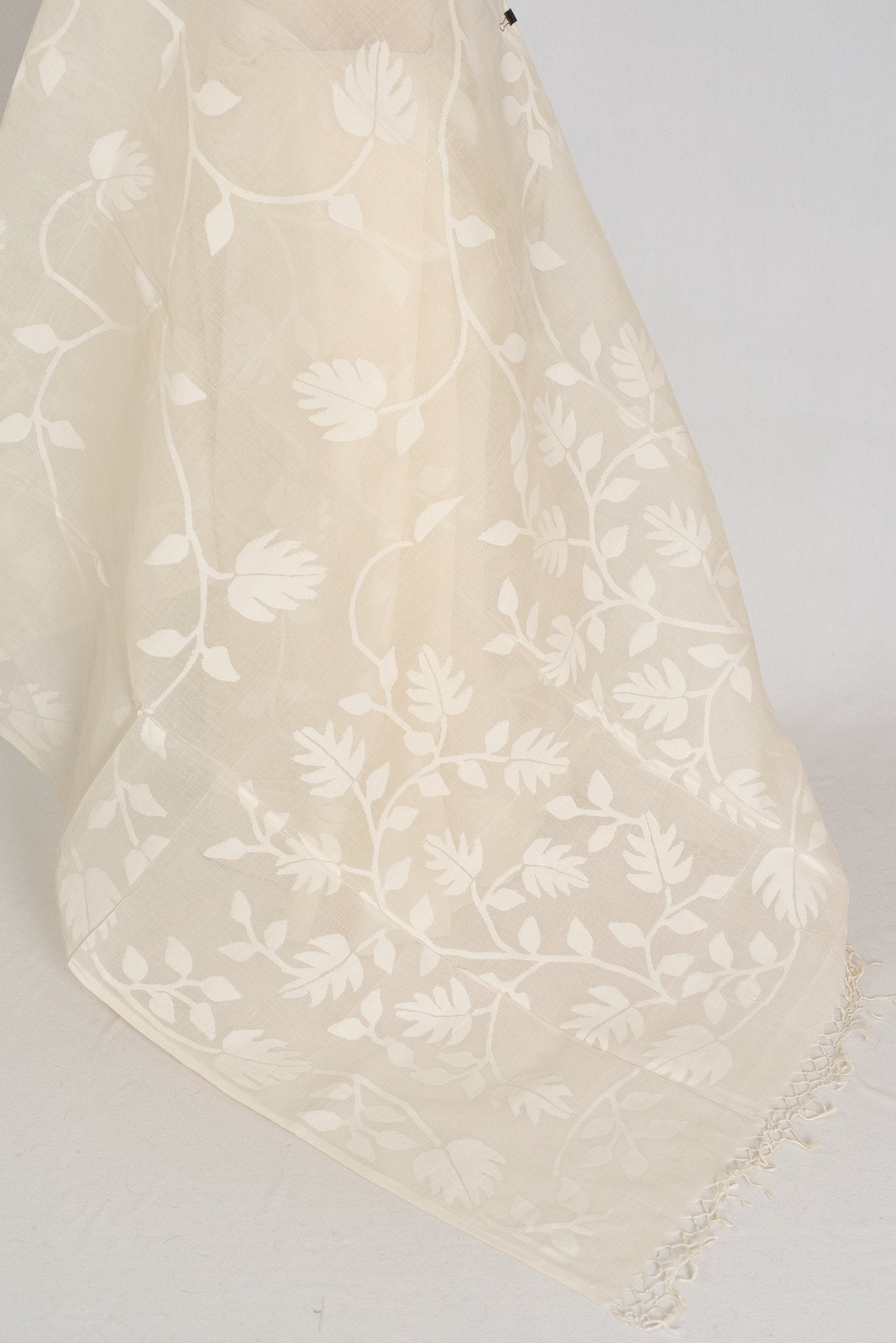 Vibha: Fine Quality White - on - White Hand - Woven Bengal Cotton Jamdani Saree - Saree Mandi
